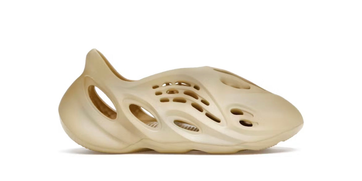 adidas Yeezy Foam RNR
Desert Sand