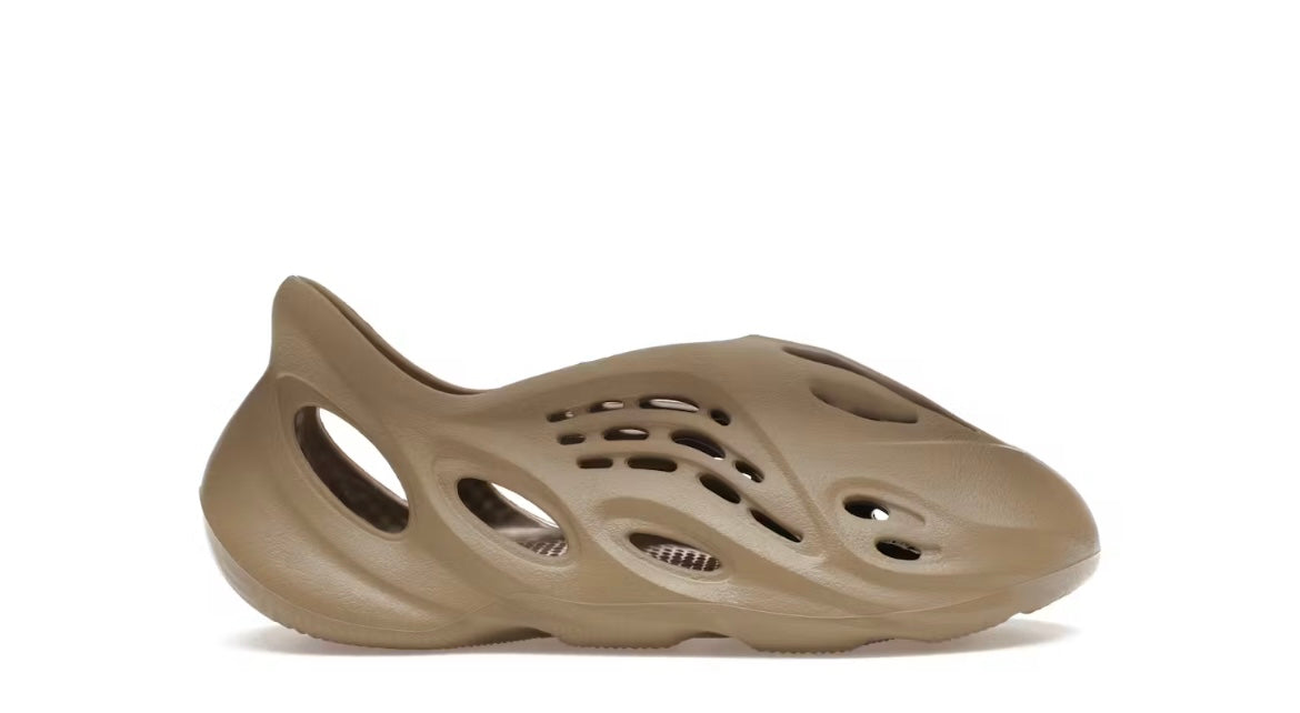 adidas Yeezy Foam RNR
Stone Taupe