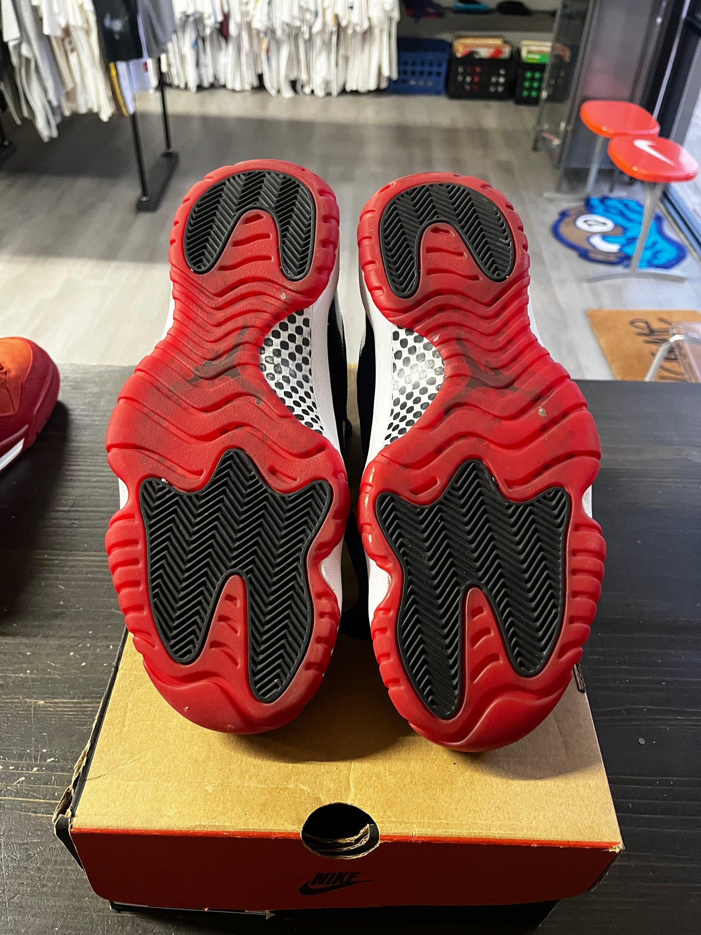 Pre-Owned Jordan 11 Retro Playoffs Bred (2019)