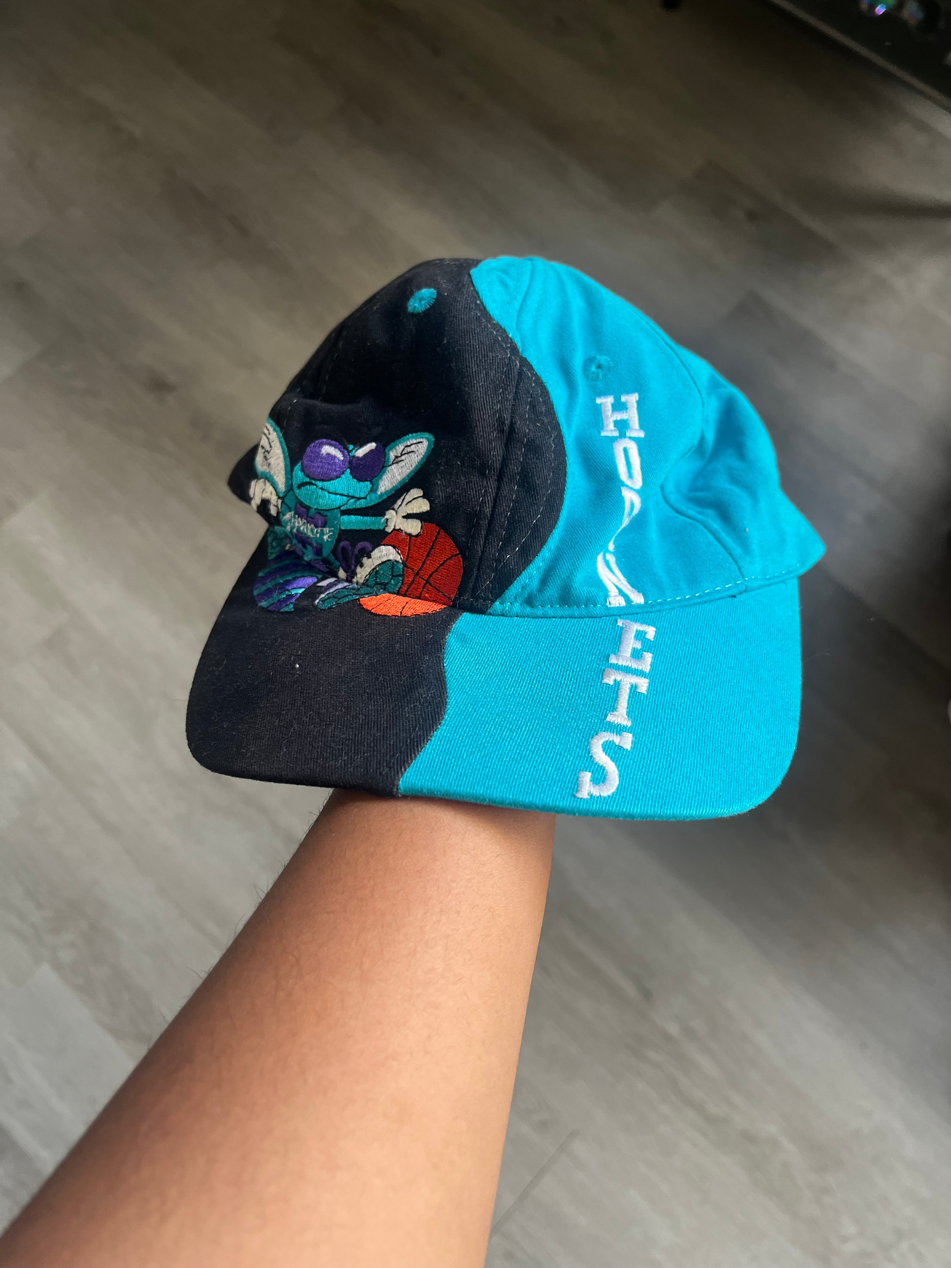 Vintage 1990s Charlotte Hornets Snapback Hat