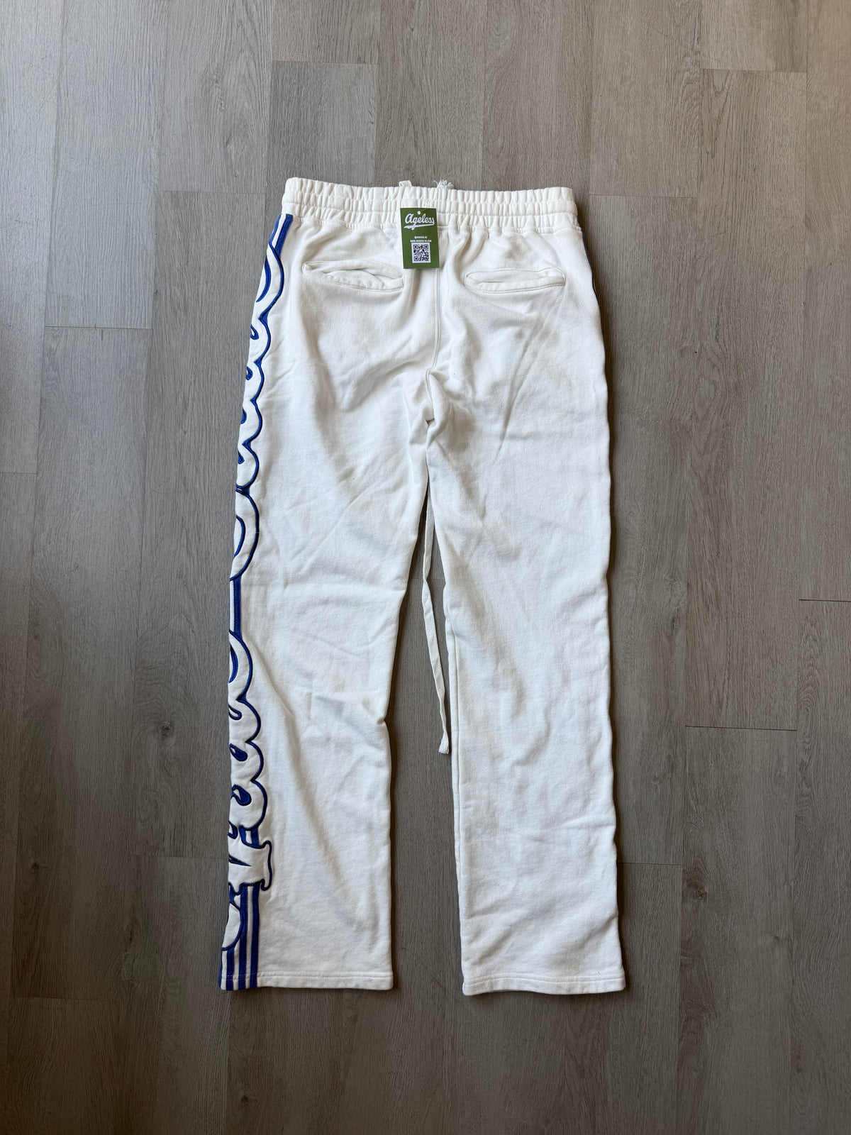 Vale White/Blue Insignia Sweats