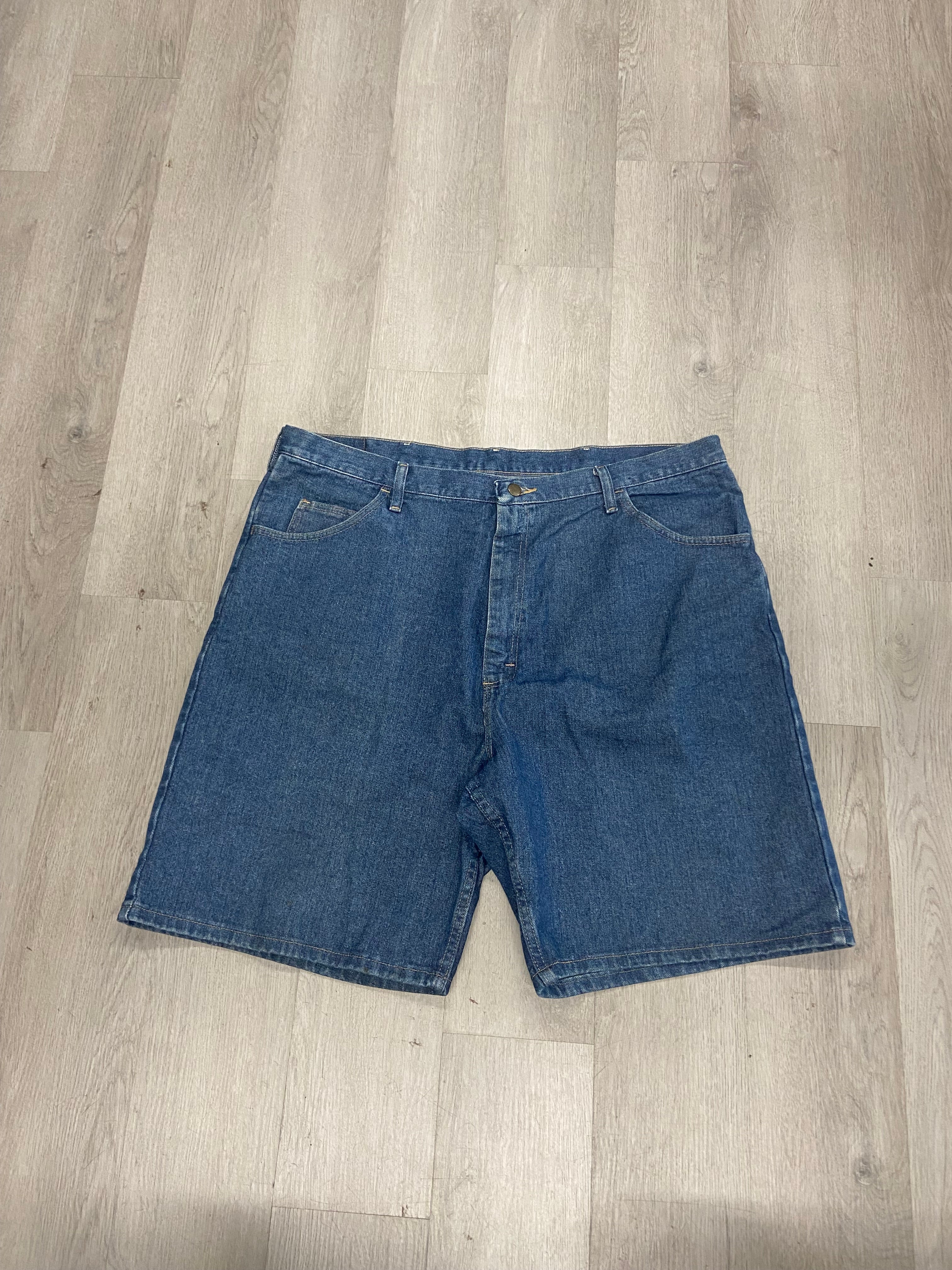 Wrangler Blue Denim Relaxed Fit 606W Jean Shorts Jorts