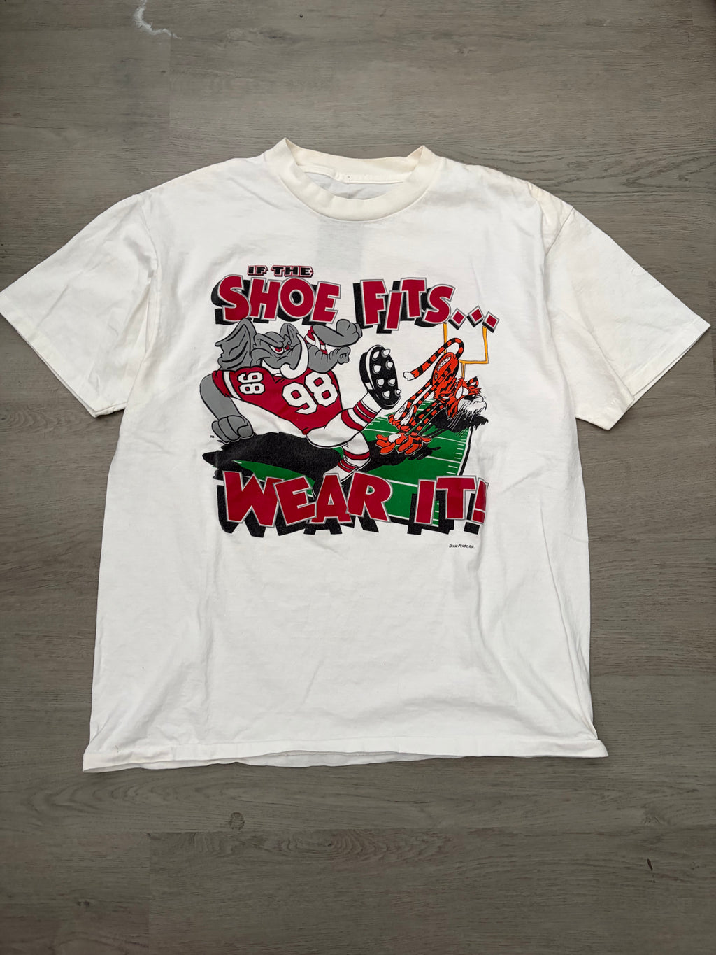 Vintage 90’s Shoe Fits Wear It Alabama Football Tee
