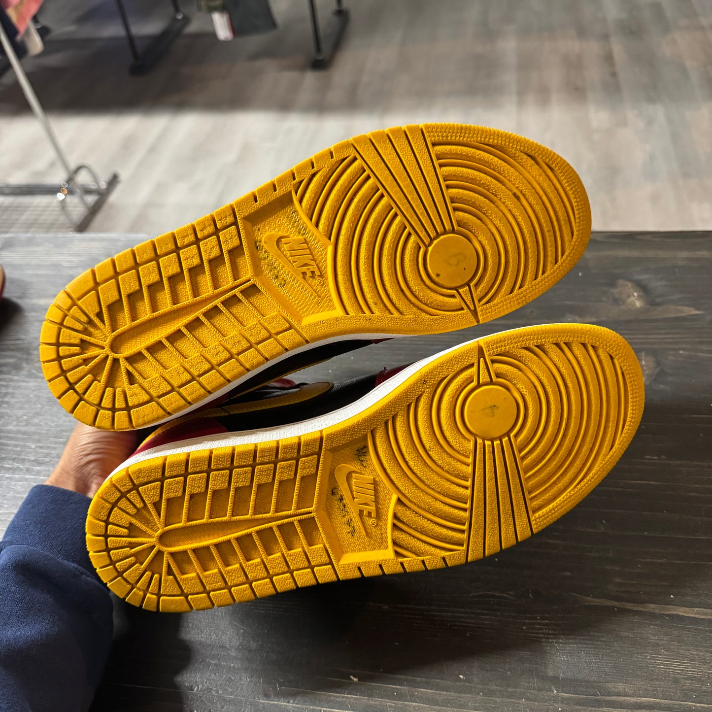 Pre-owned Jordan 1 Black Red