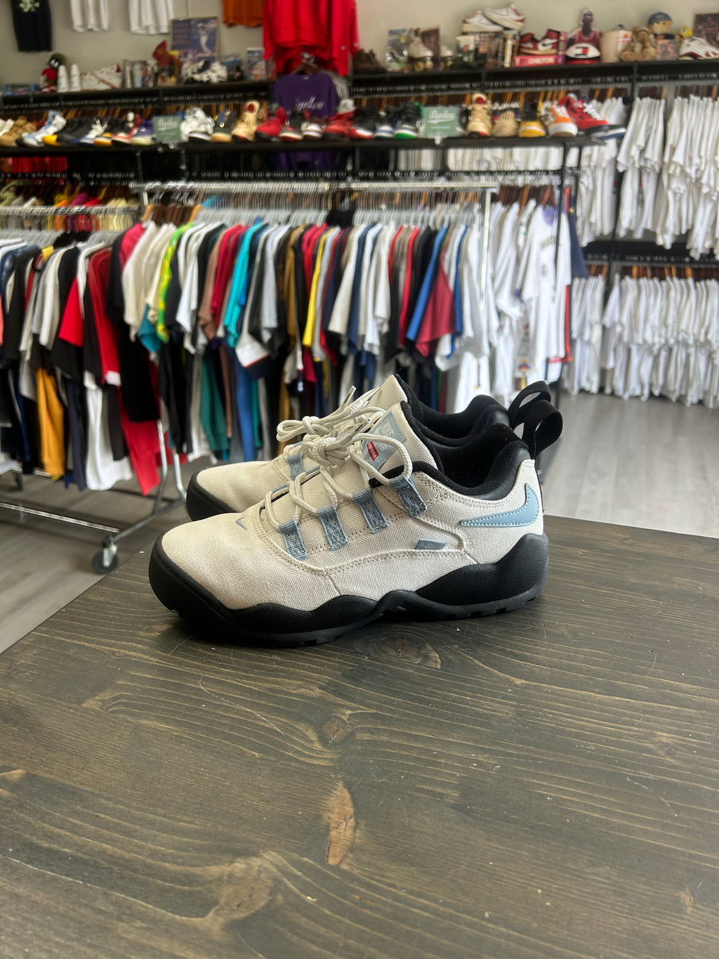 Pre-Owned Nike SB Darwin Low Supreme Sail