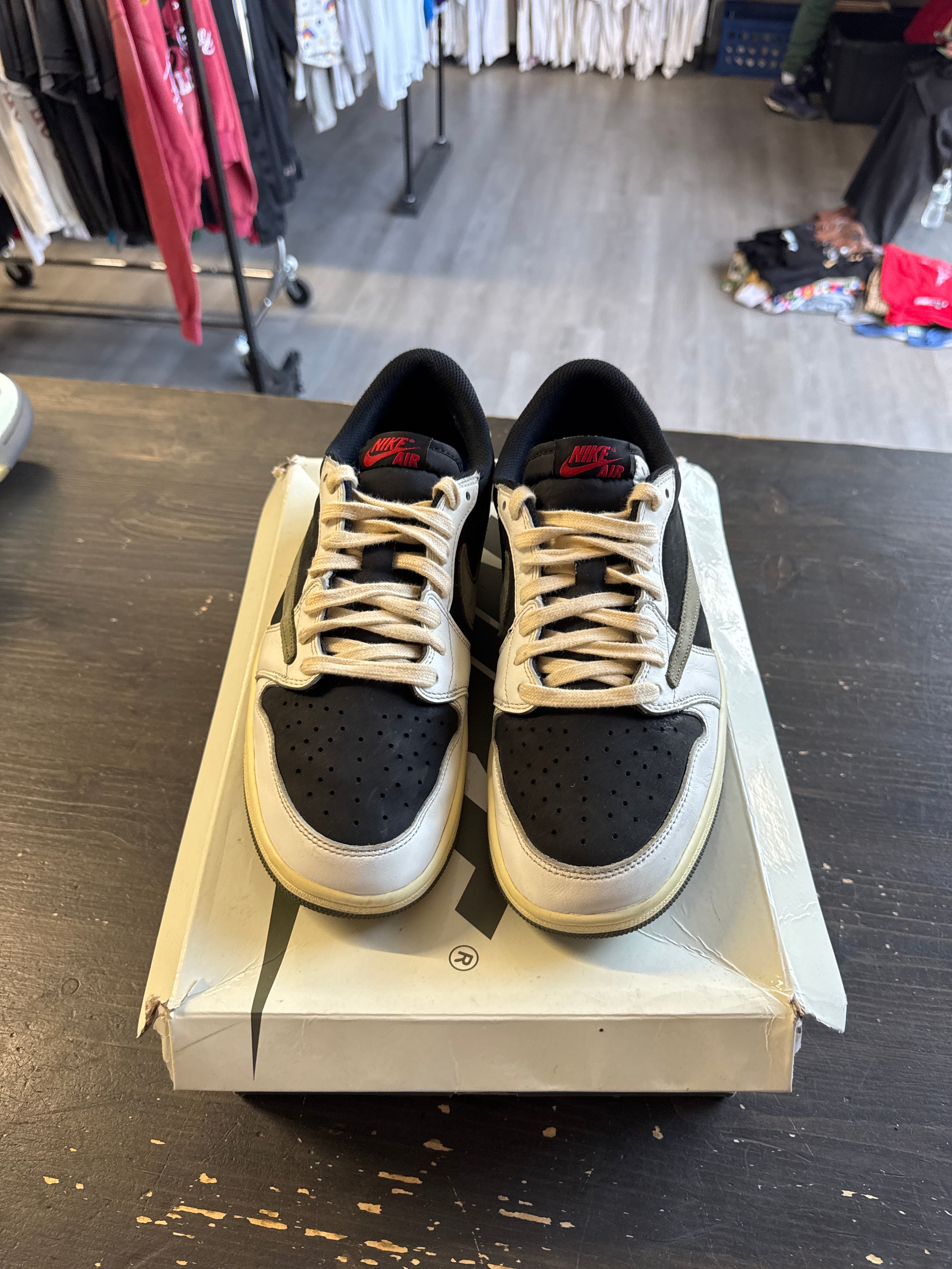 Pre-owned Women’s Jordan Retro 1 Low Olive