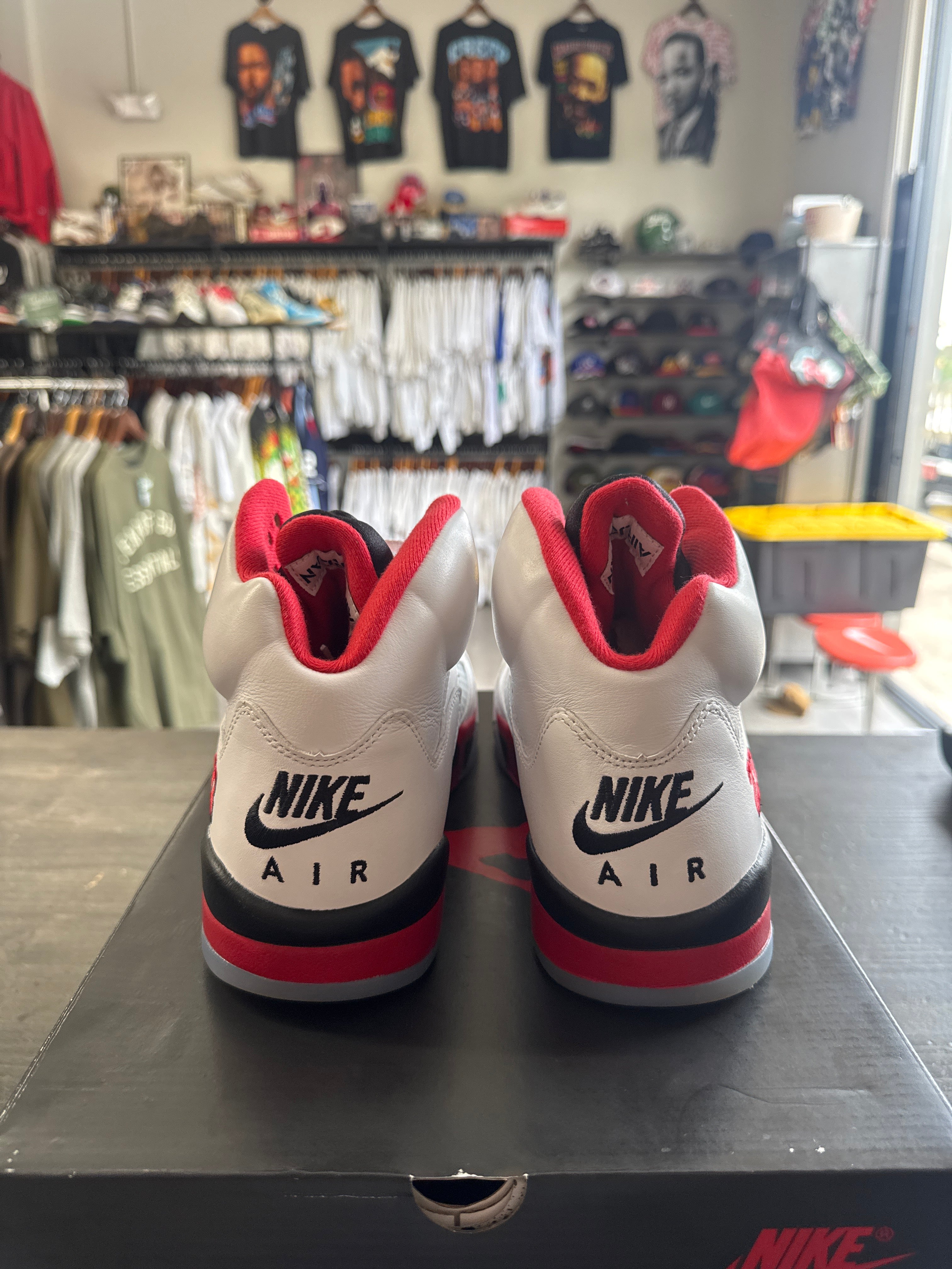 Pre-owned Jordan Retro 5 Fire Red Black Tongue (2025)
