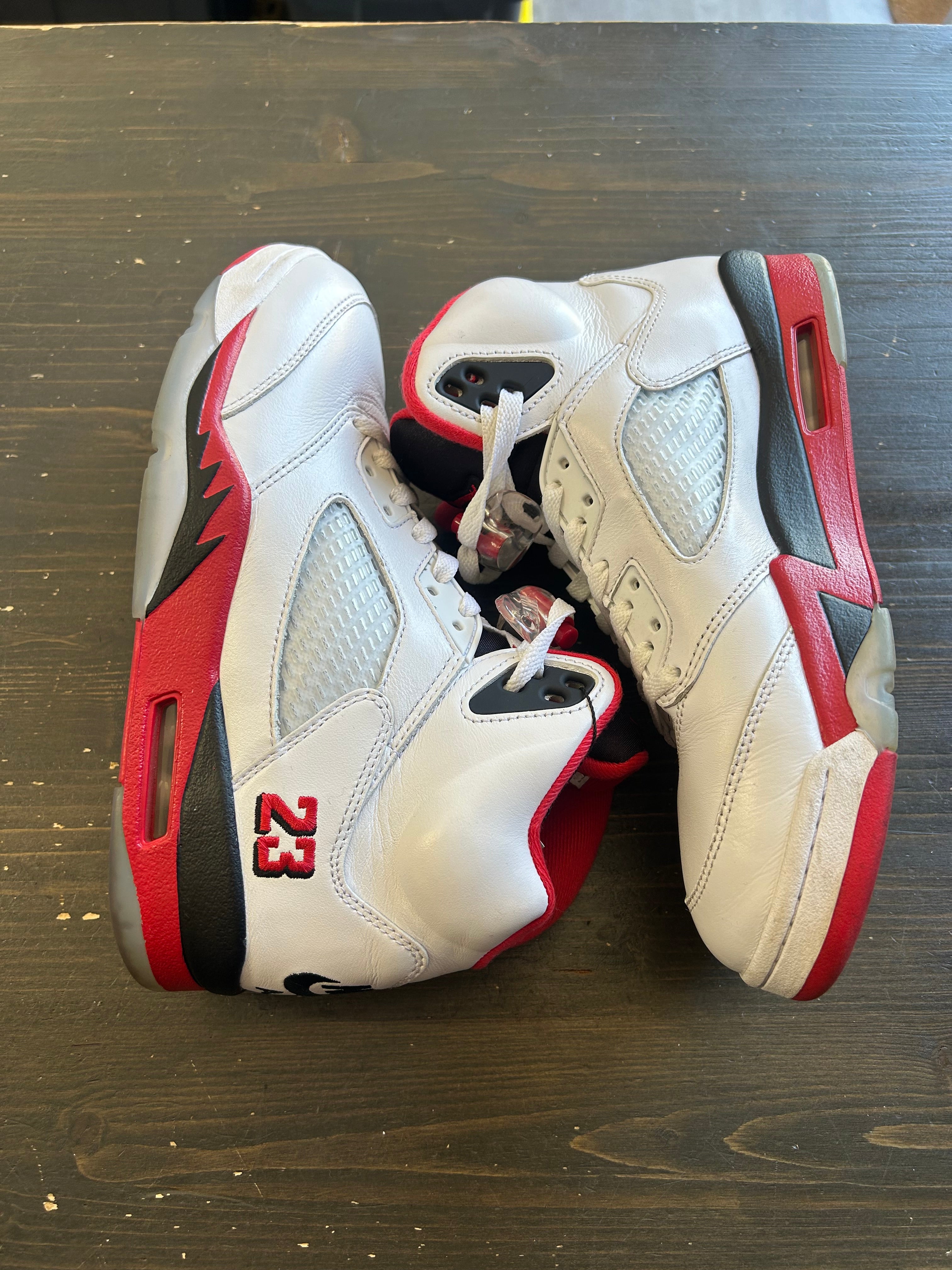 Pre-Owned Jordan Retro 5 Fire Red Black Tongue (2025)