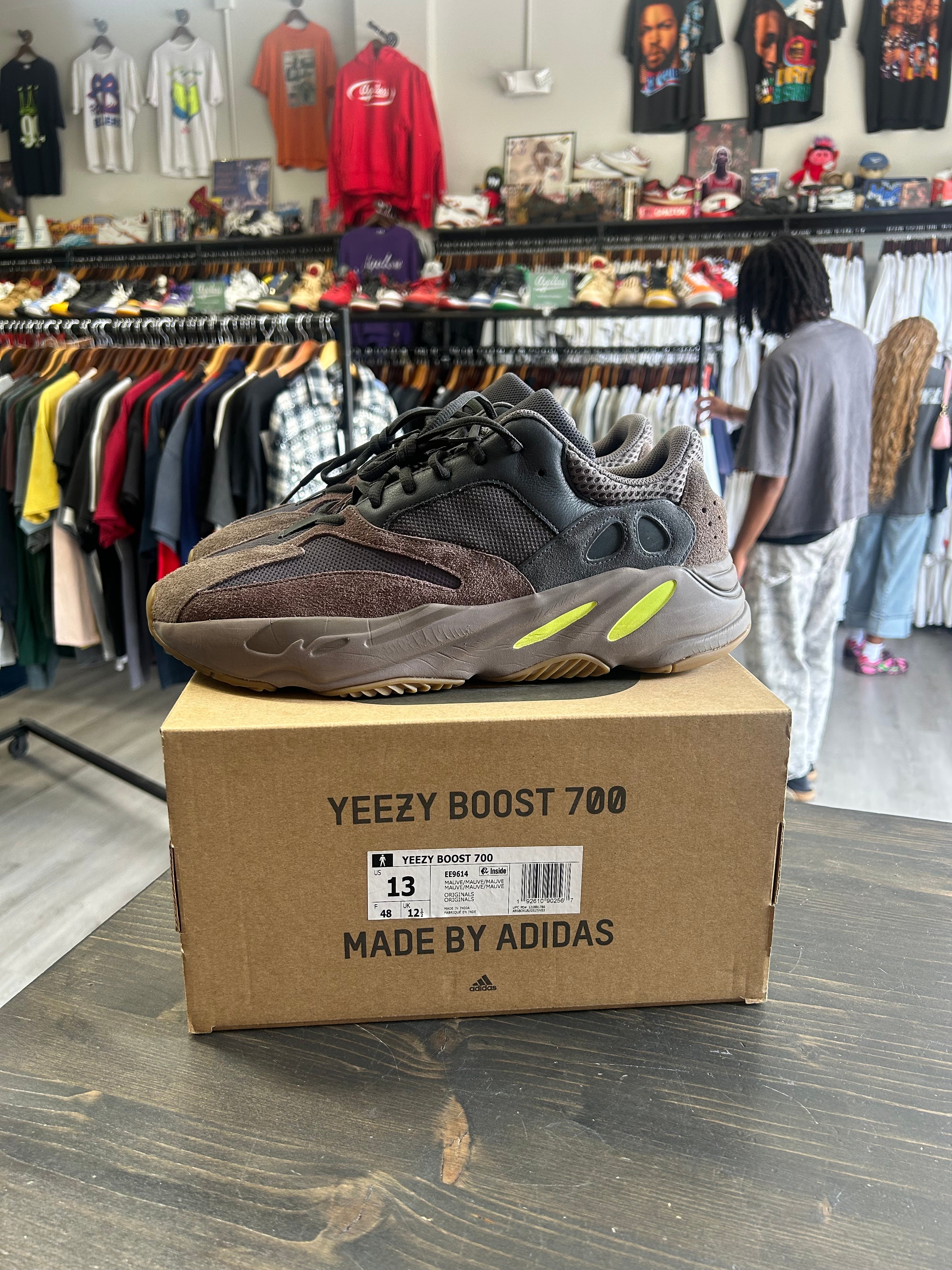 Pre-Owned Adidas Yeezy Boost 700 Mauve
