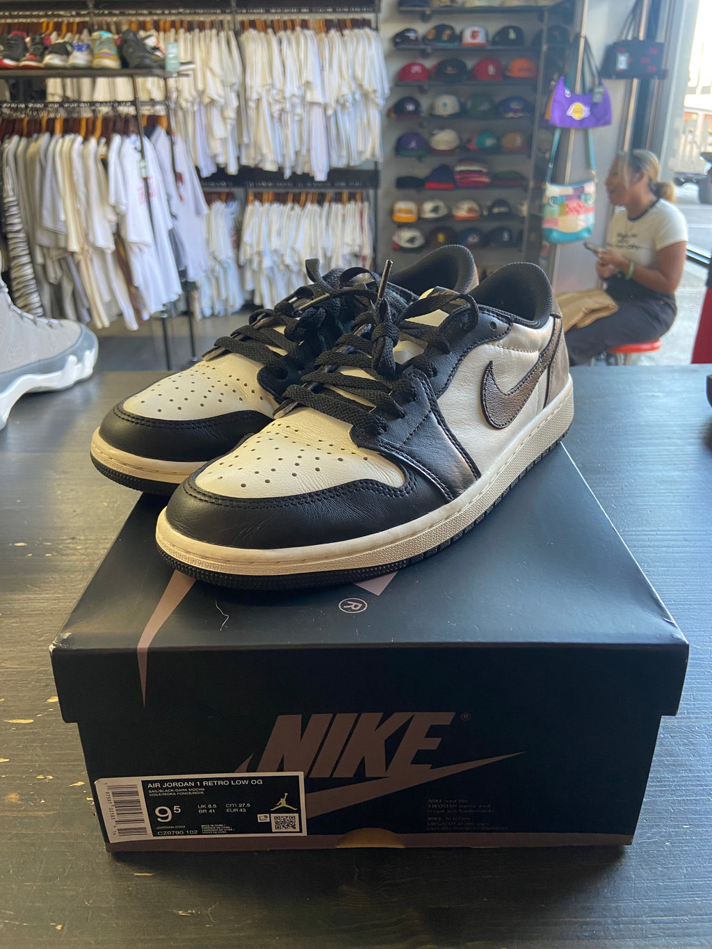Pre-Owned Jordan 1 Retro Low OG Mocha
