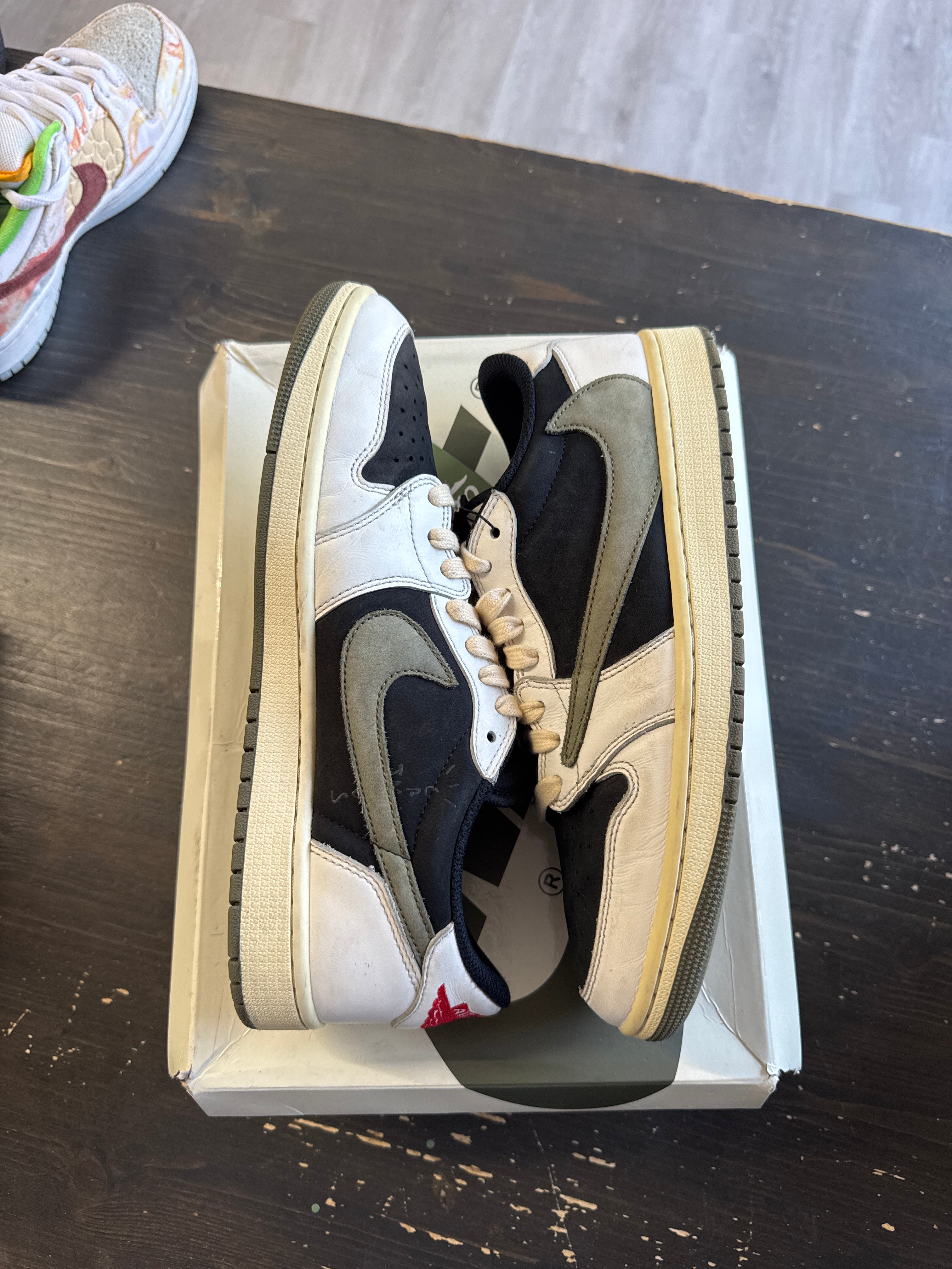 Pre-owned Women’s Jordan Retro 1 Low Travis Scott Olive