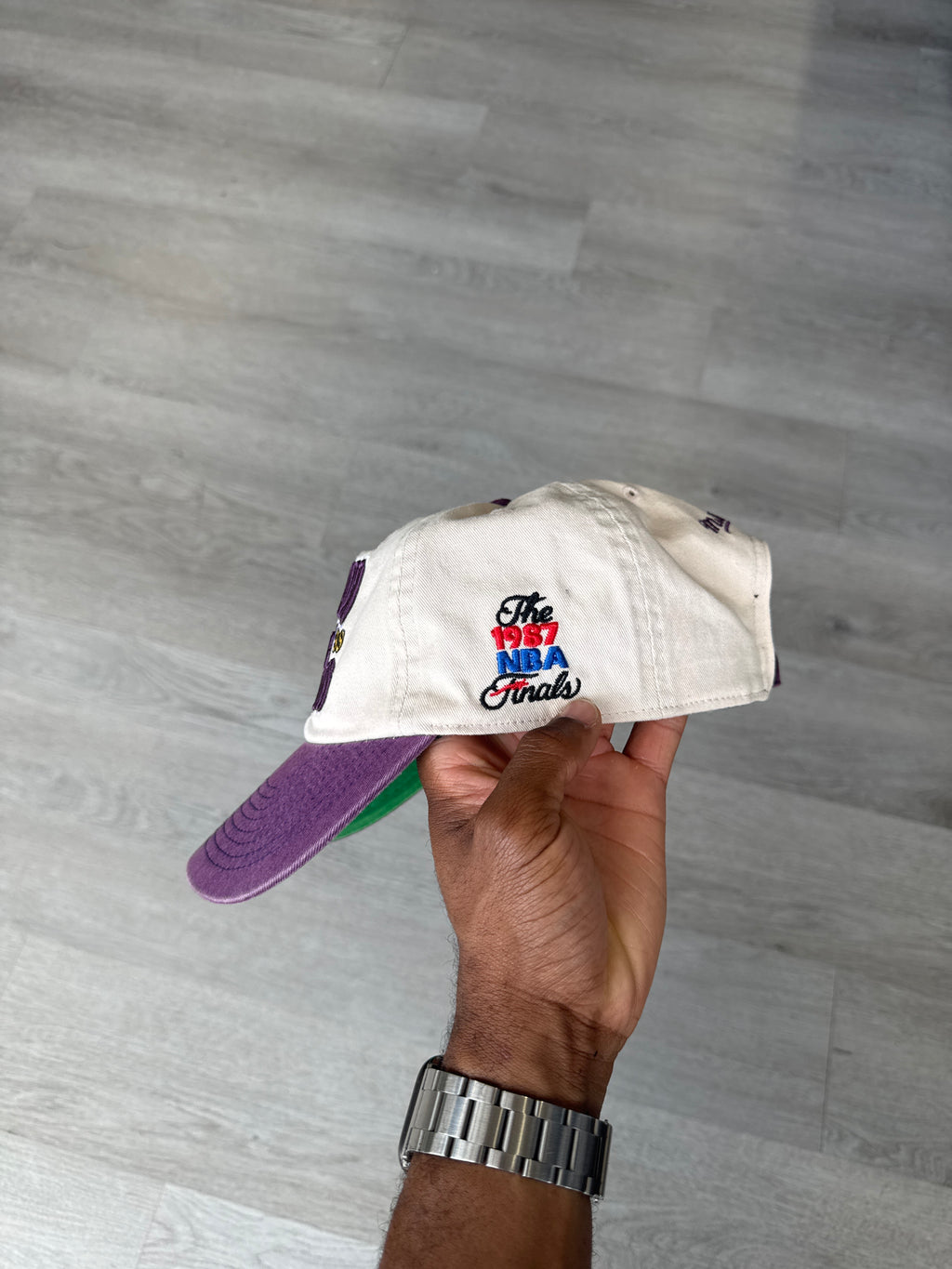 Mitchell & Ness UO Exclusive LA Lakers Back To Back Champs Baseball Hat