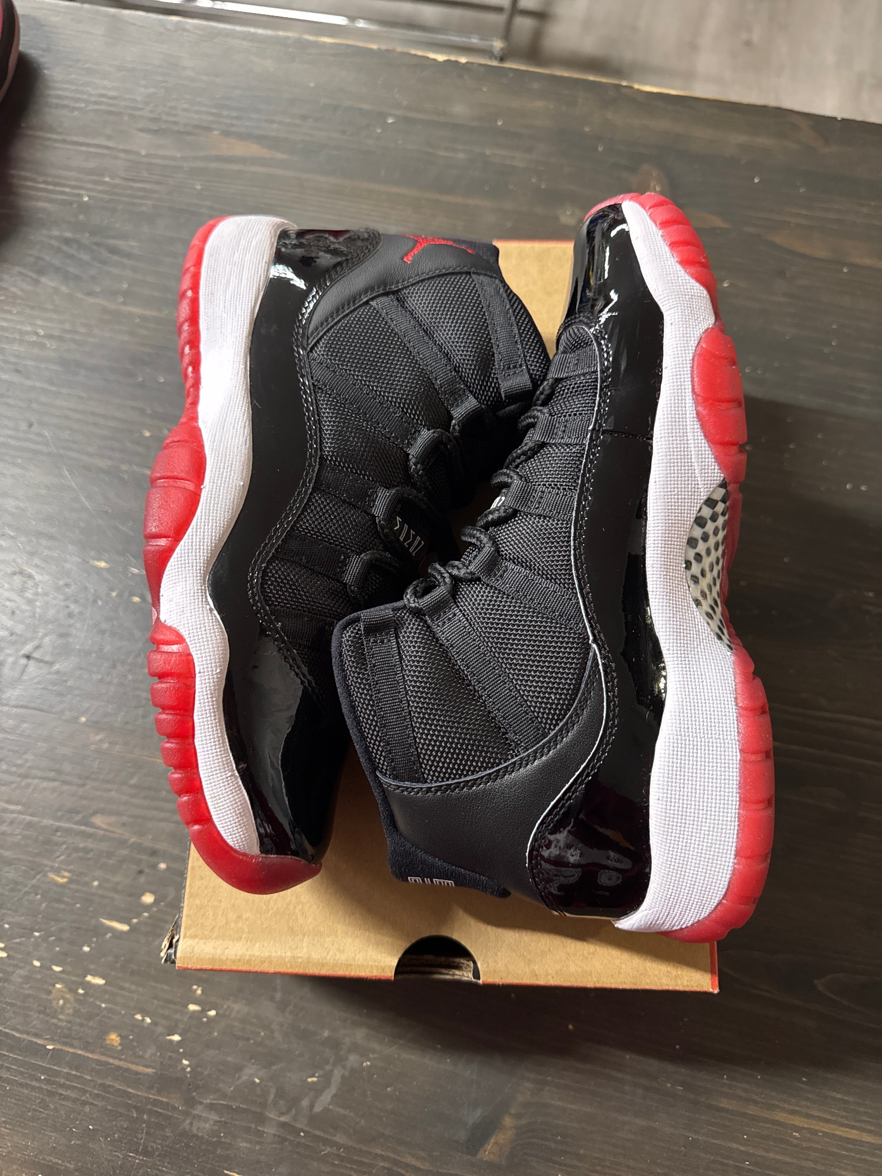 Pre-owned Jordan Retro 11 Bred