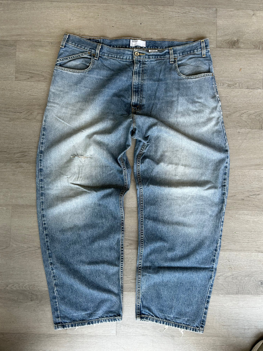 Levi’s Baggy Silver Tab Light Wash  Distressed Jeans