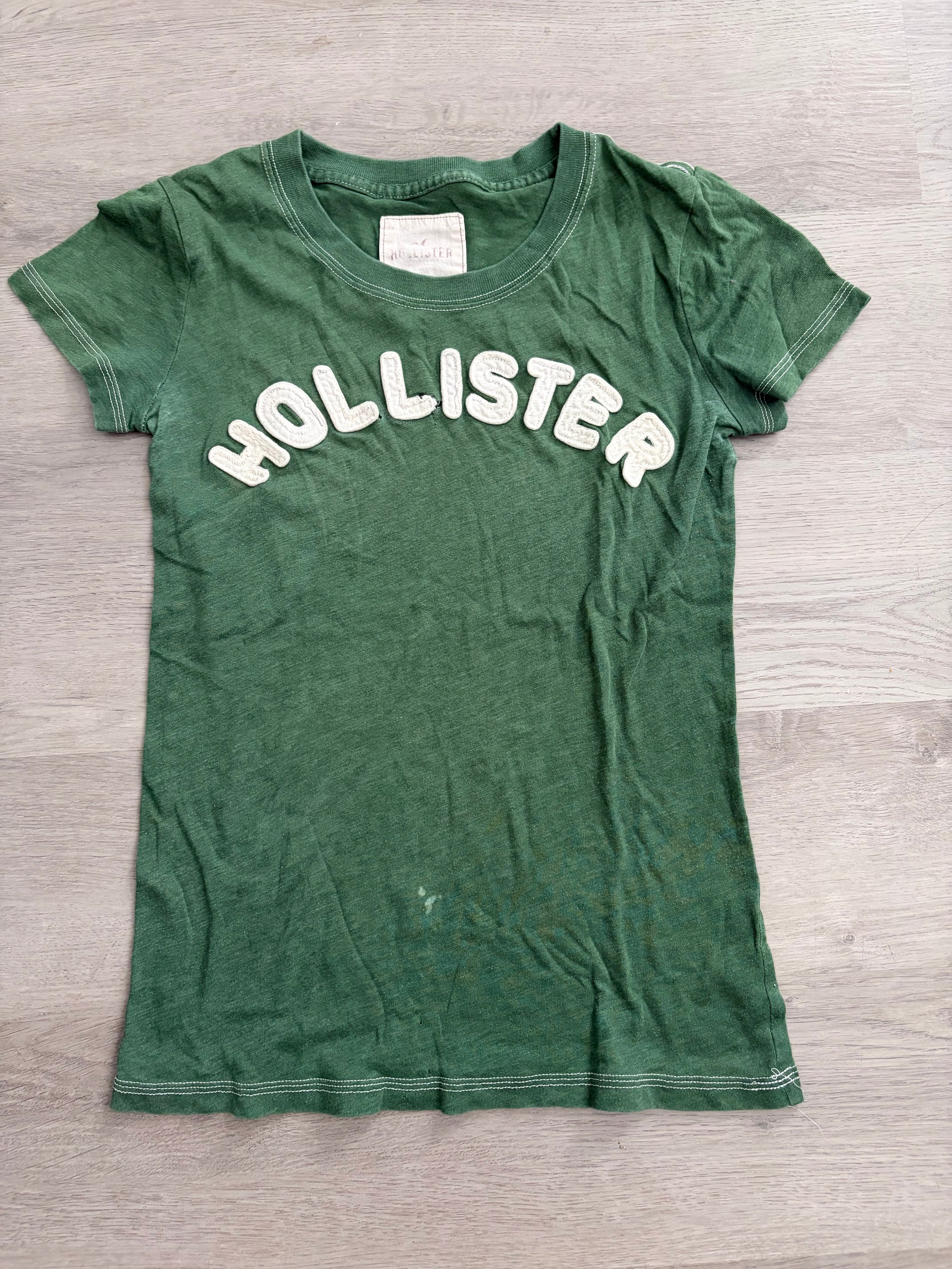 Women’s Y2K Hollister Center Embroidered Green Tee