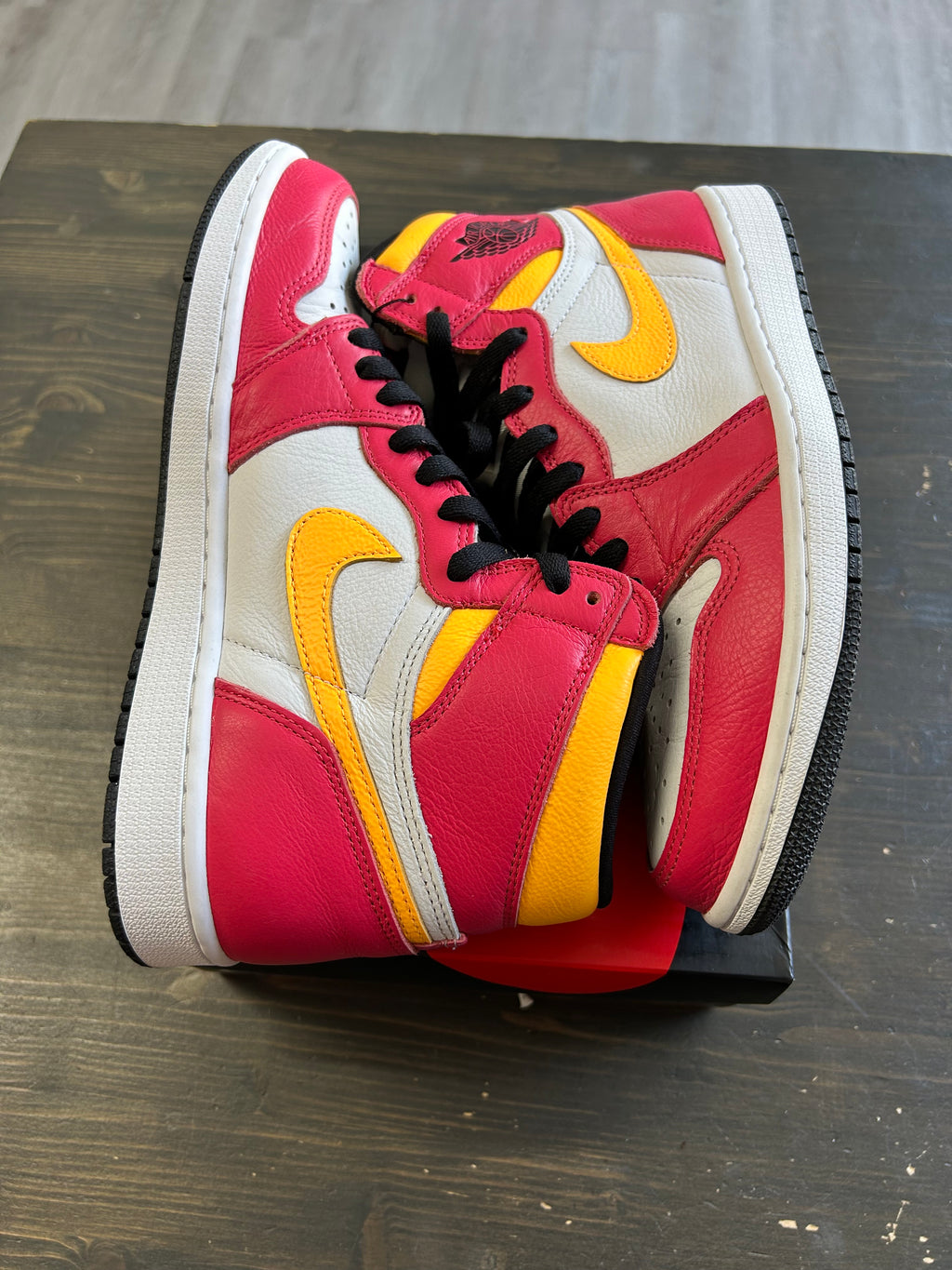 Pre-Owned Jordan 1 Retro High OG Light Fusion Red