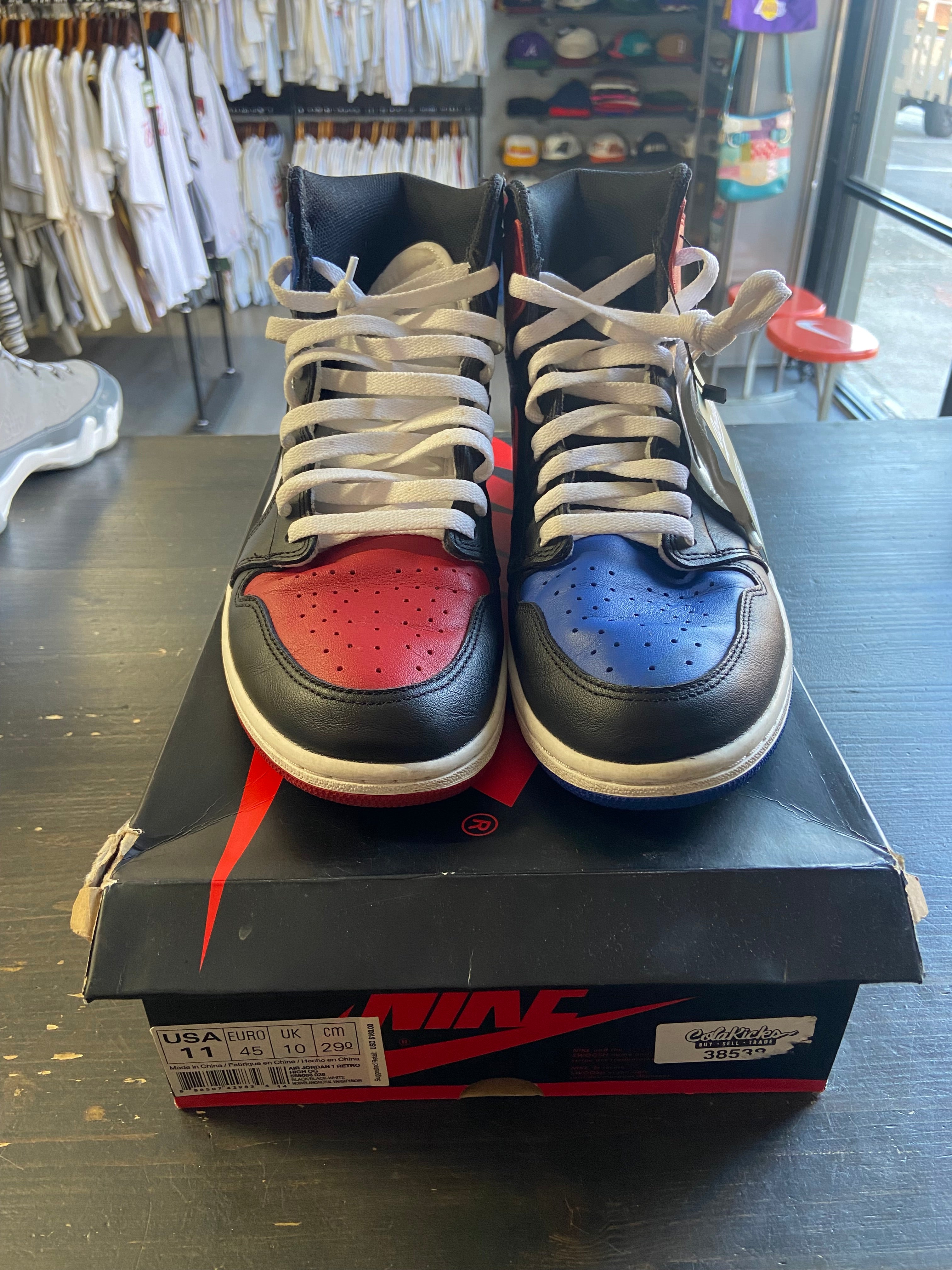 Pre-Owned Jordan 1 Retro Top 3