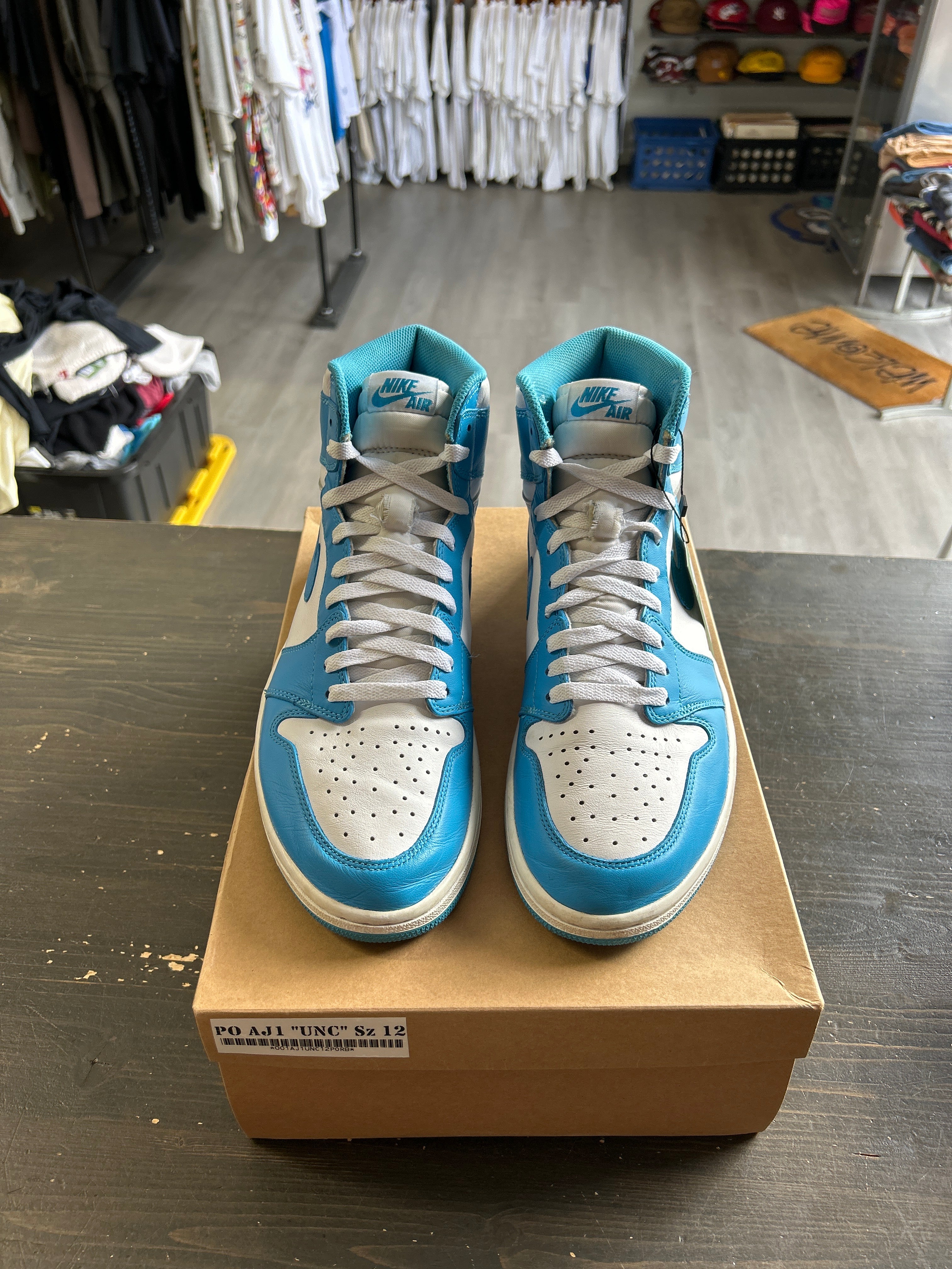 Pre-owned Jordan Retro 1 UNC 2015