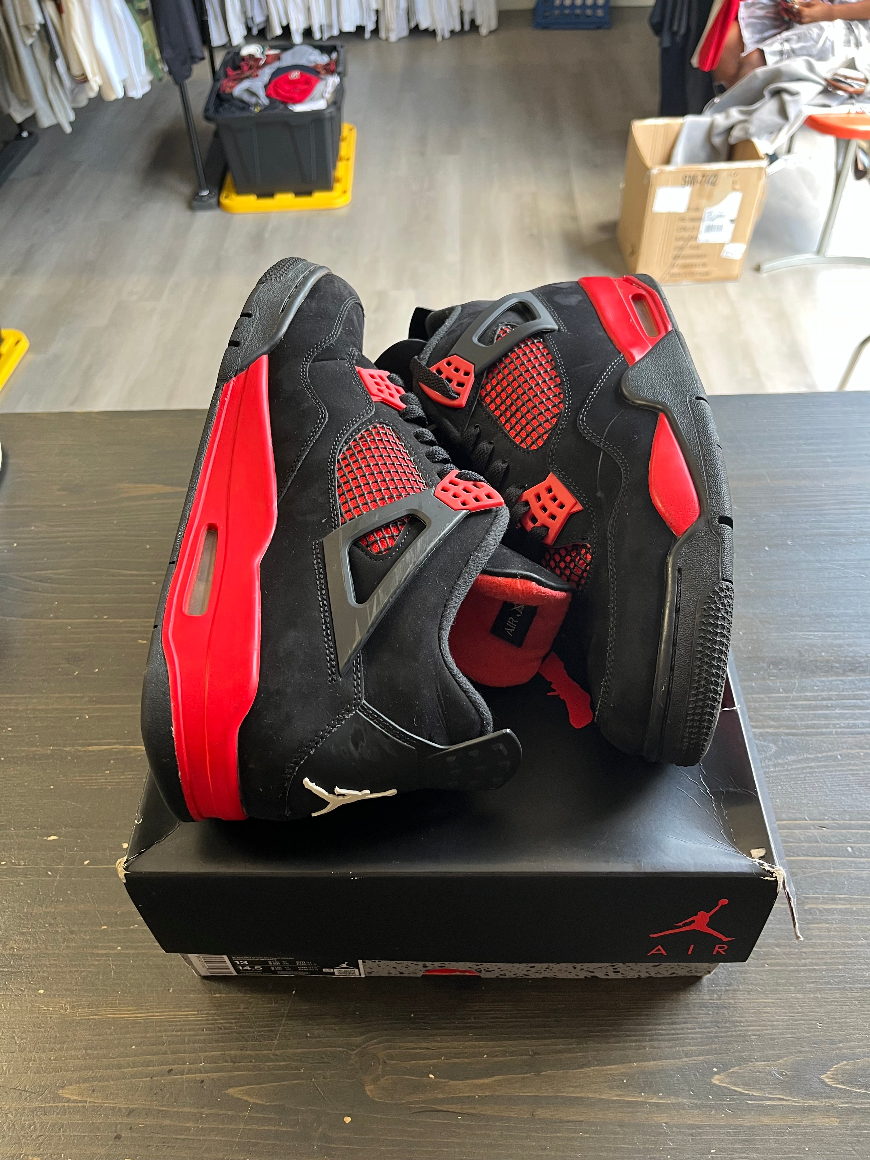 Pre-Owned Jordan 4 Retro Red Thunder