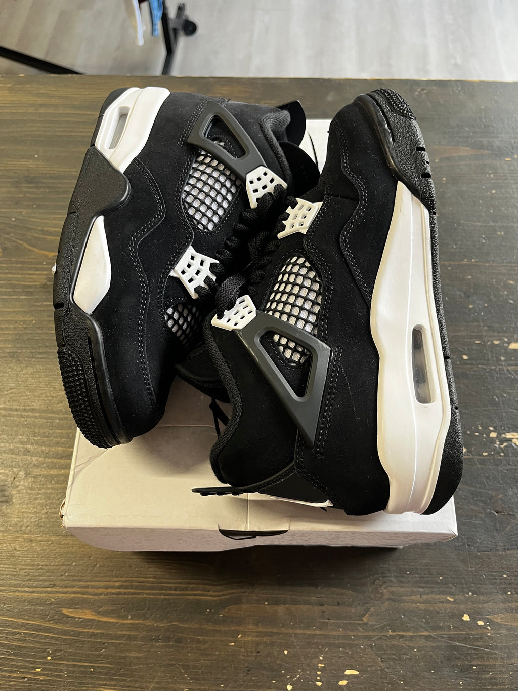 Pre-Owned Jordan 4 Retro White Thunder