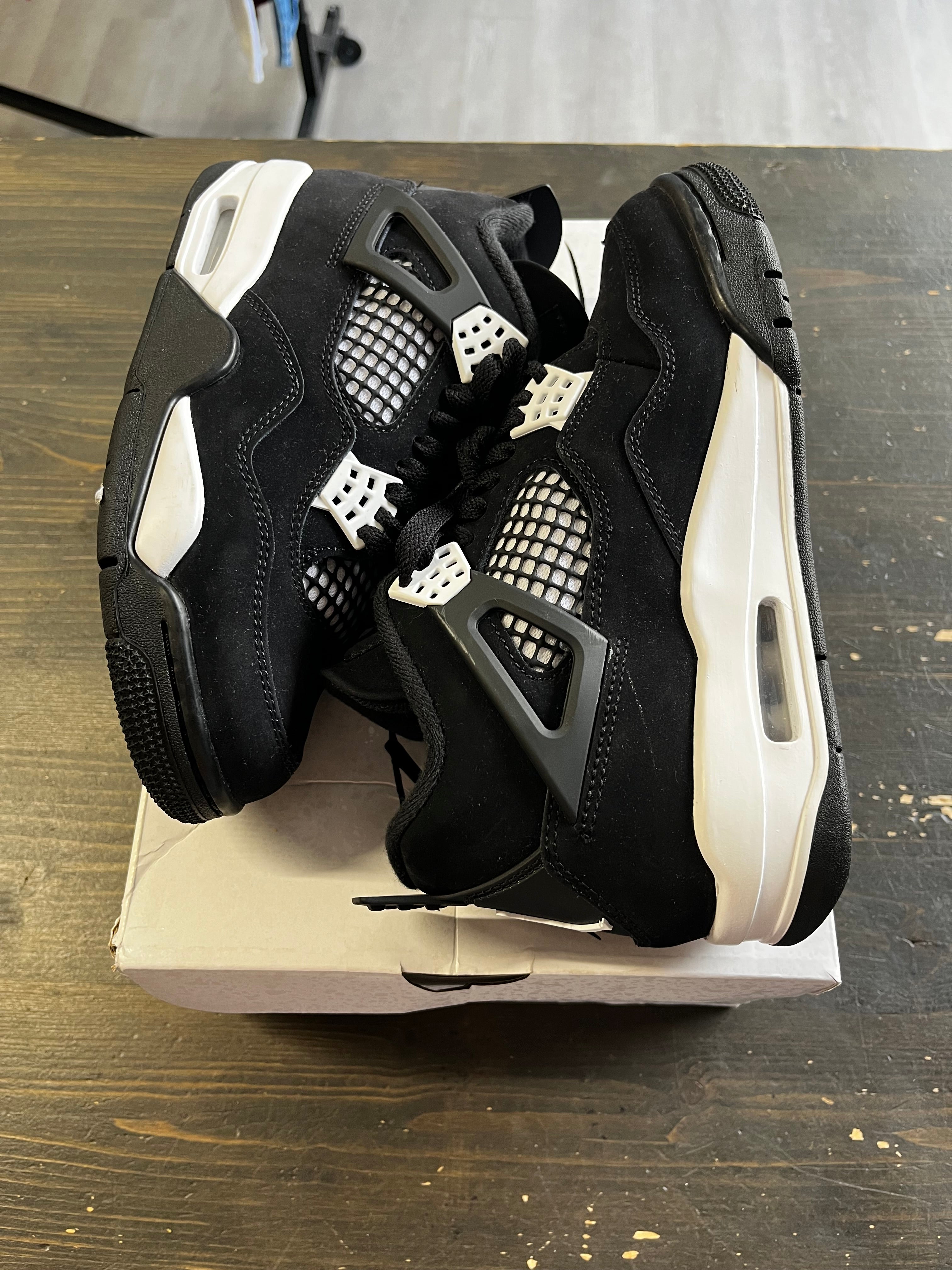 Pre-Owned Jordan 4 Retro White Thunder
