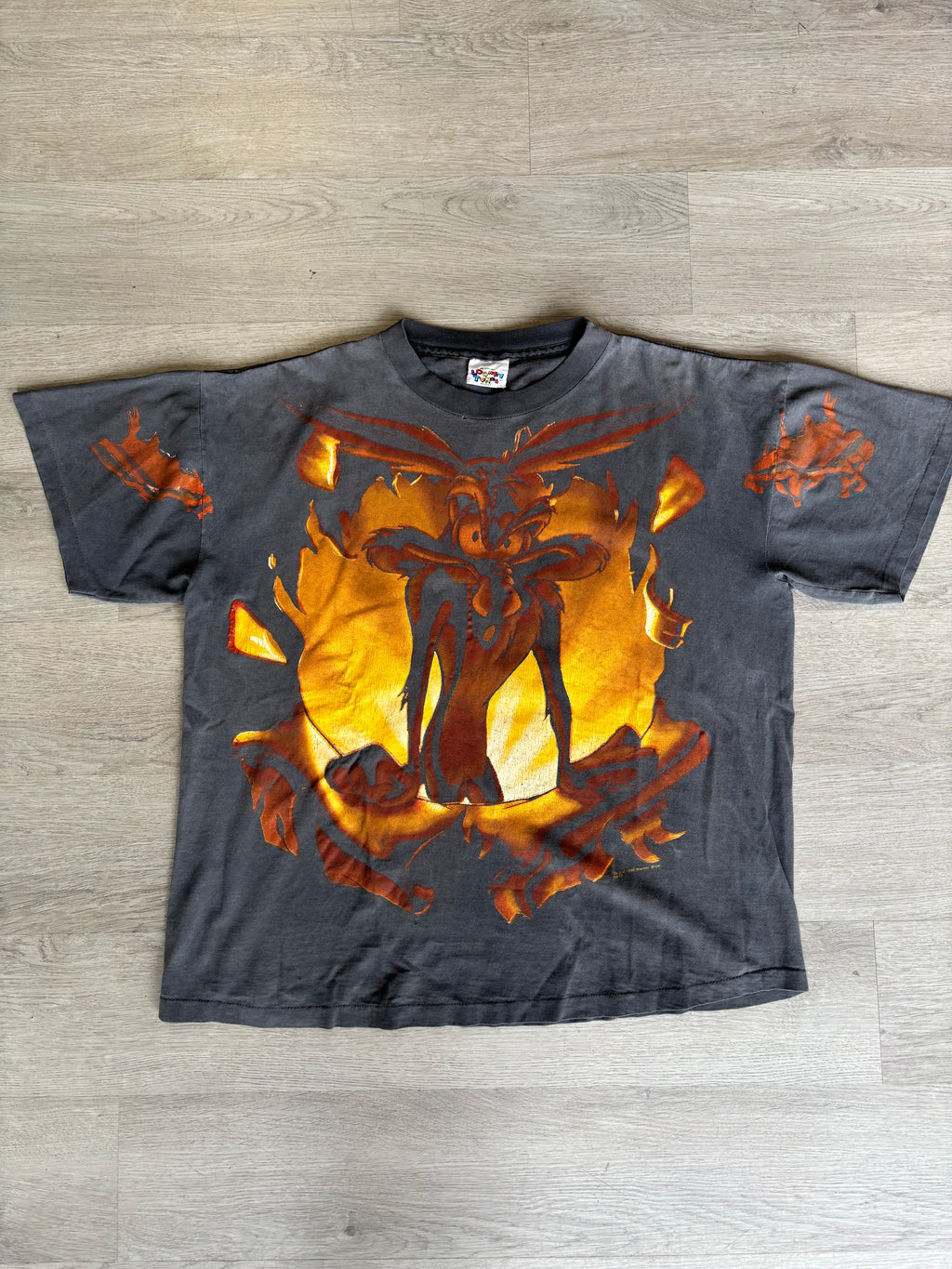 Vintage 1996 Looney Tunes Flaming Wile E. Coyote Tee