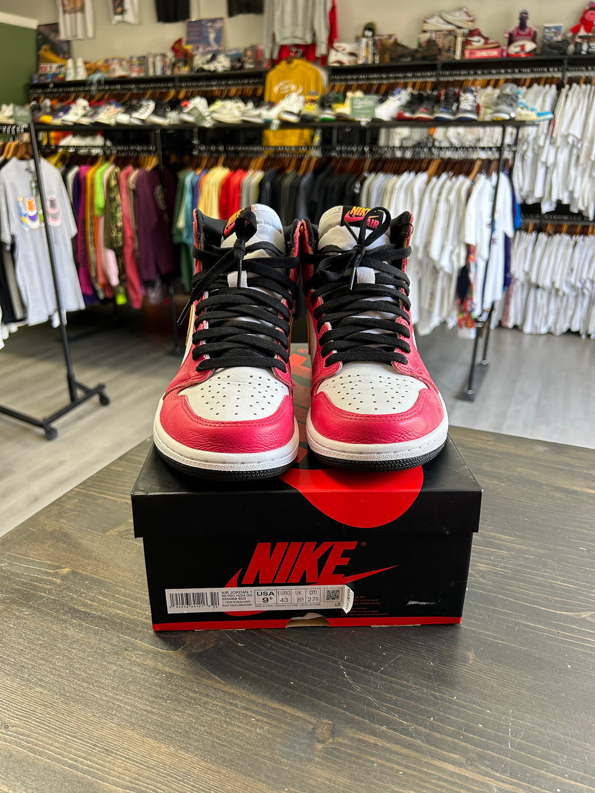 Pre-Owned Jordan 1 Retro High OG Light Fusion Red
