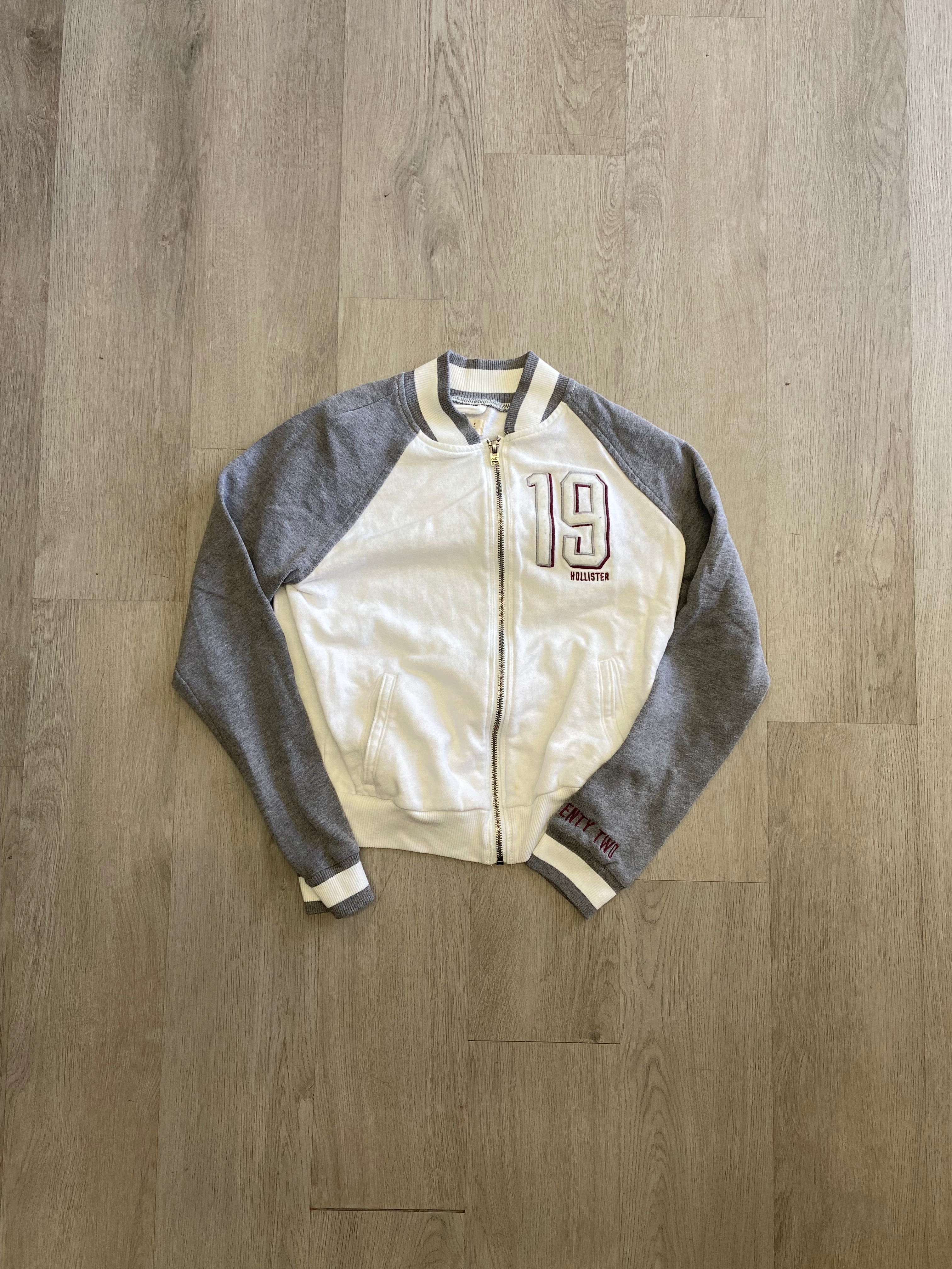 Y2K Women’s Hollister Twenty Two Zip Up Jacket