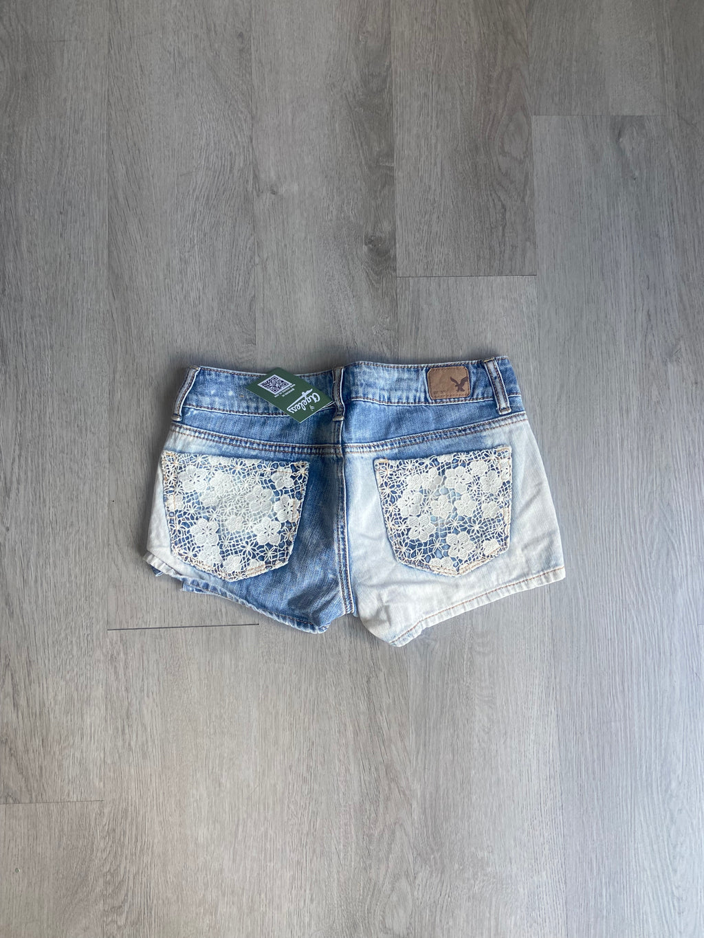 American Eagle Women’s Lace Design Jean Short