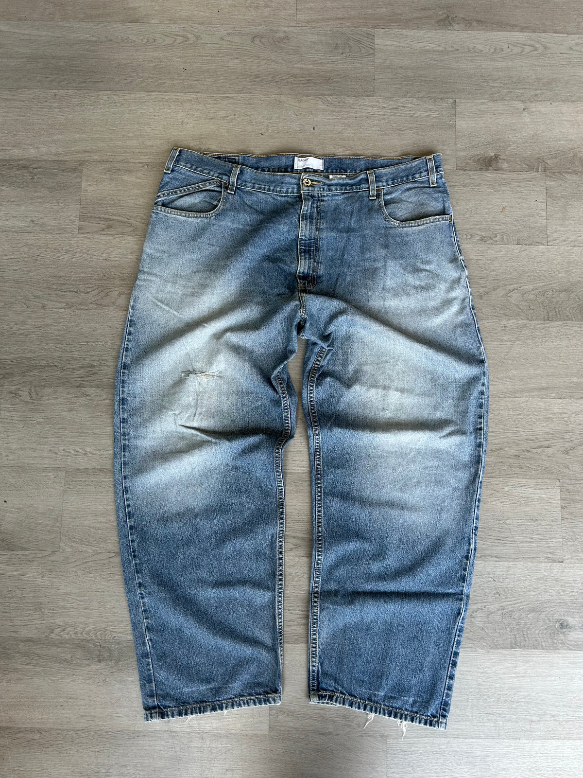 Levi’s Baggy Silver Tab Light Wash  Distressed Jeans