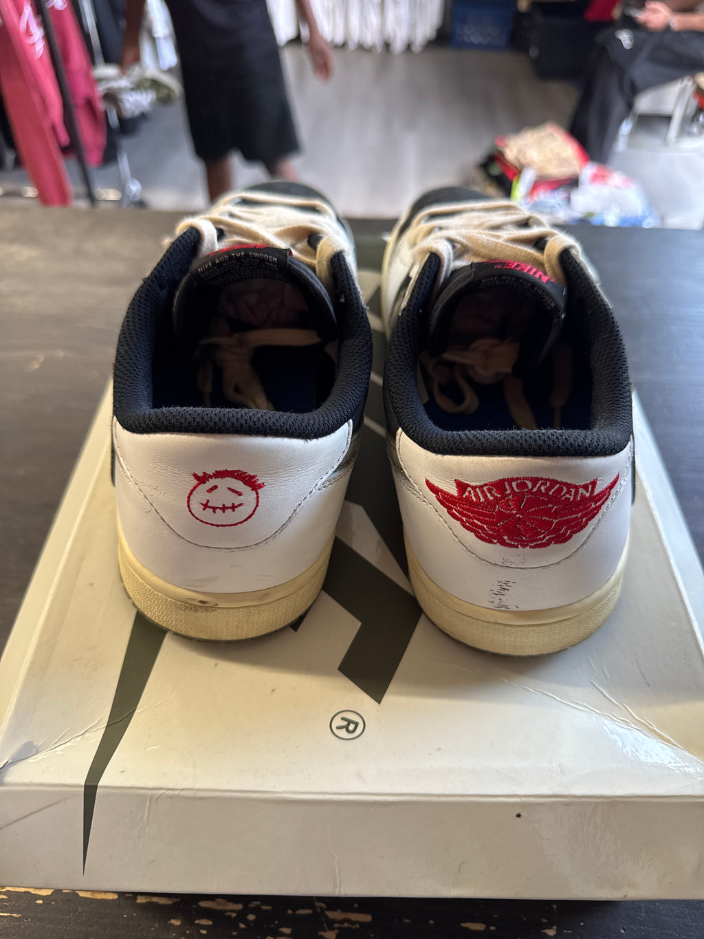 Pre-owned Women’s Jordan Retro 1 Low Olive