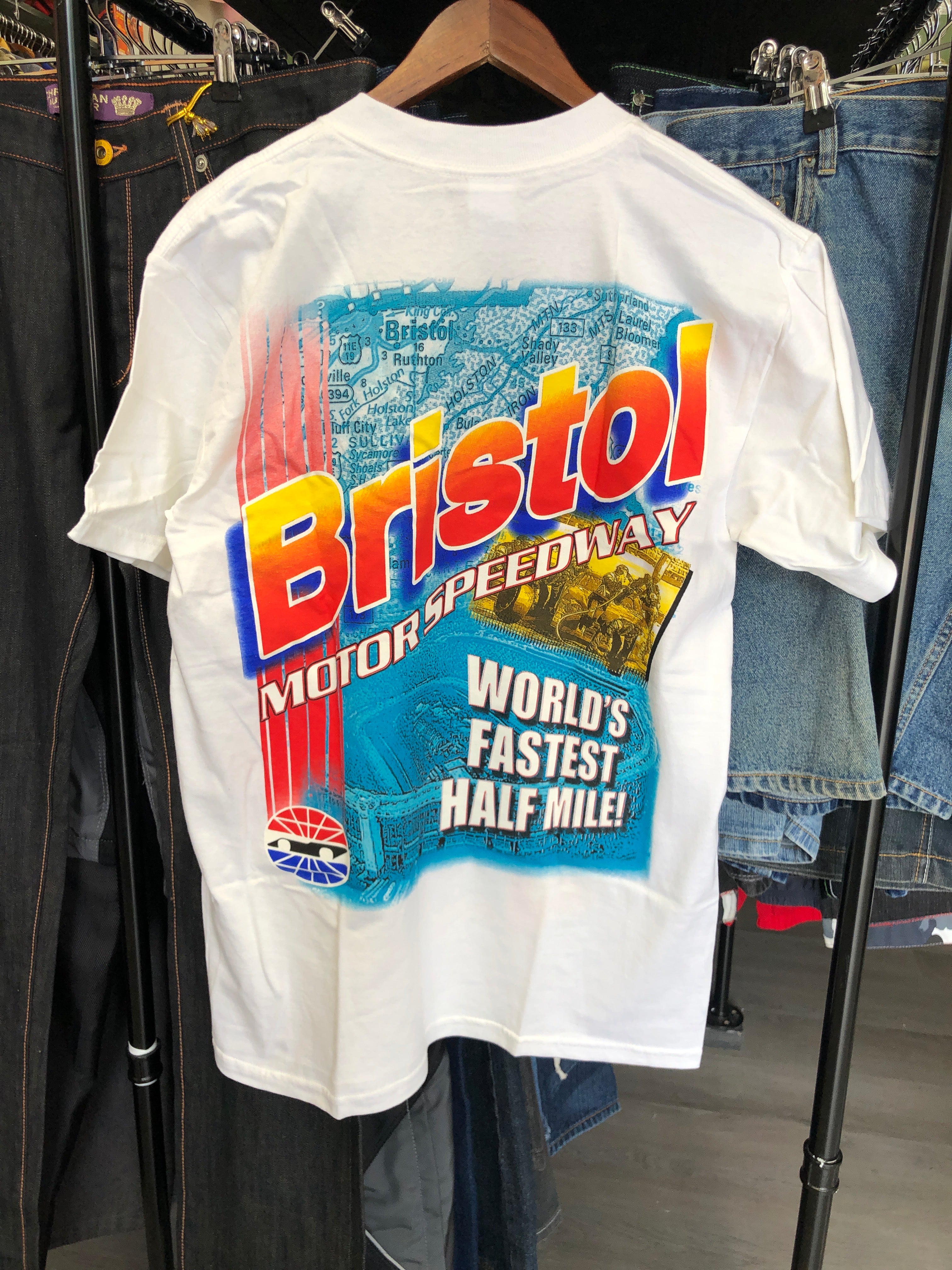 AO) Vintage Bristol Motor Speedway Racin The Way It Outta Be! Tee AO) Vintage Bristol Motor Speedway Racin The Way It Outta Be! Tee