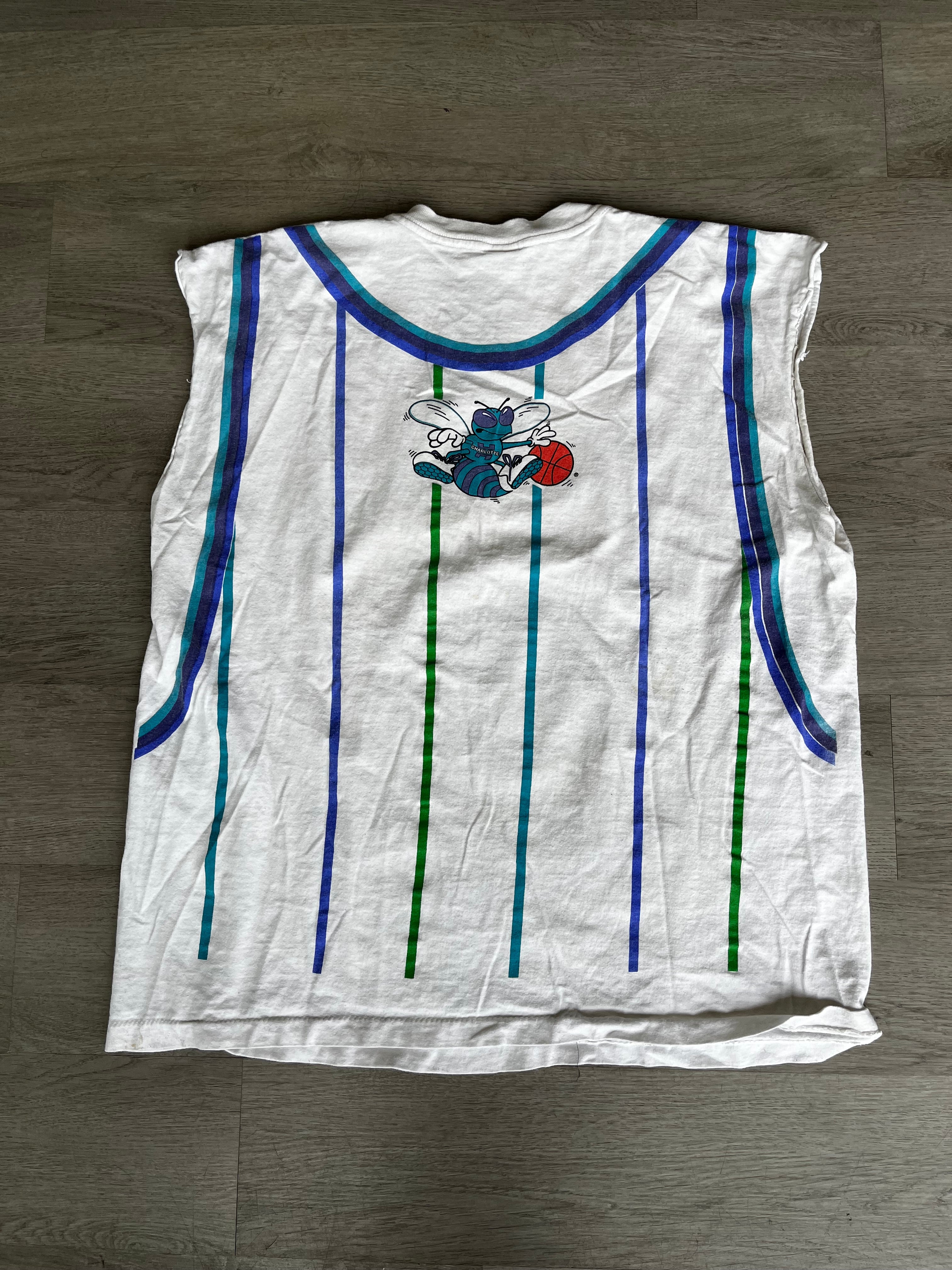 Vintage 1990s Charlotte Hornets Sleeveless Tee