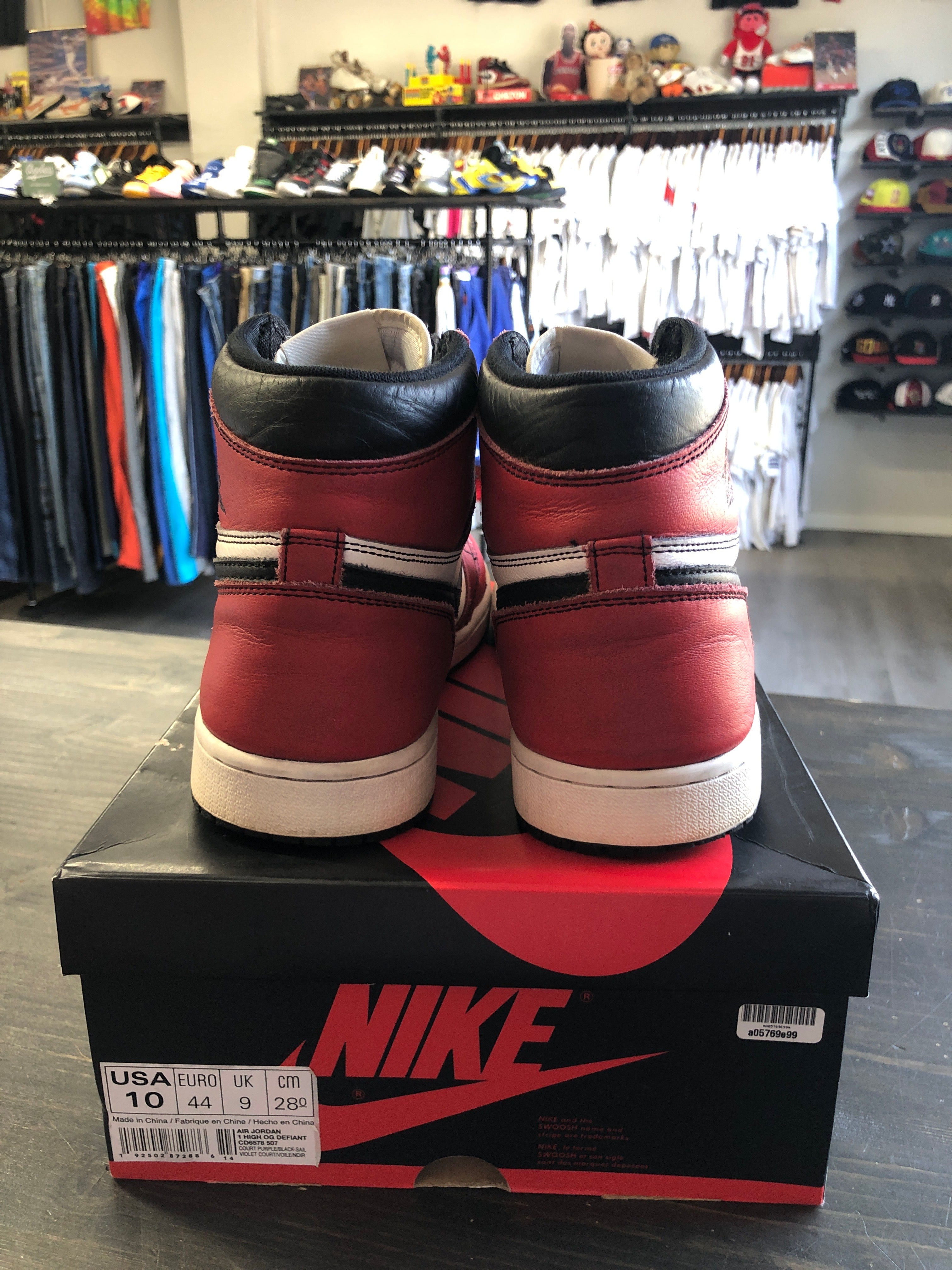 Pre-Owned Jordan 1 Retro High OG Defiant SB