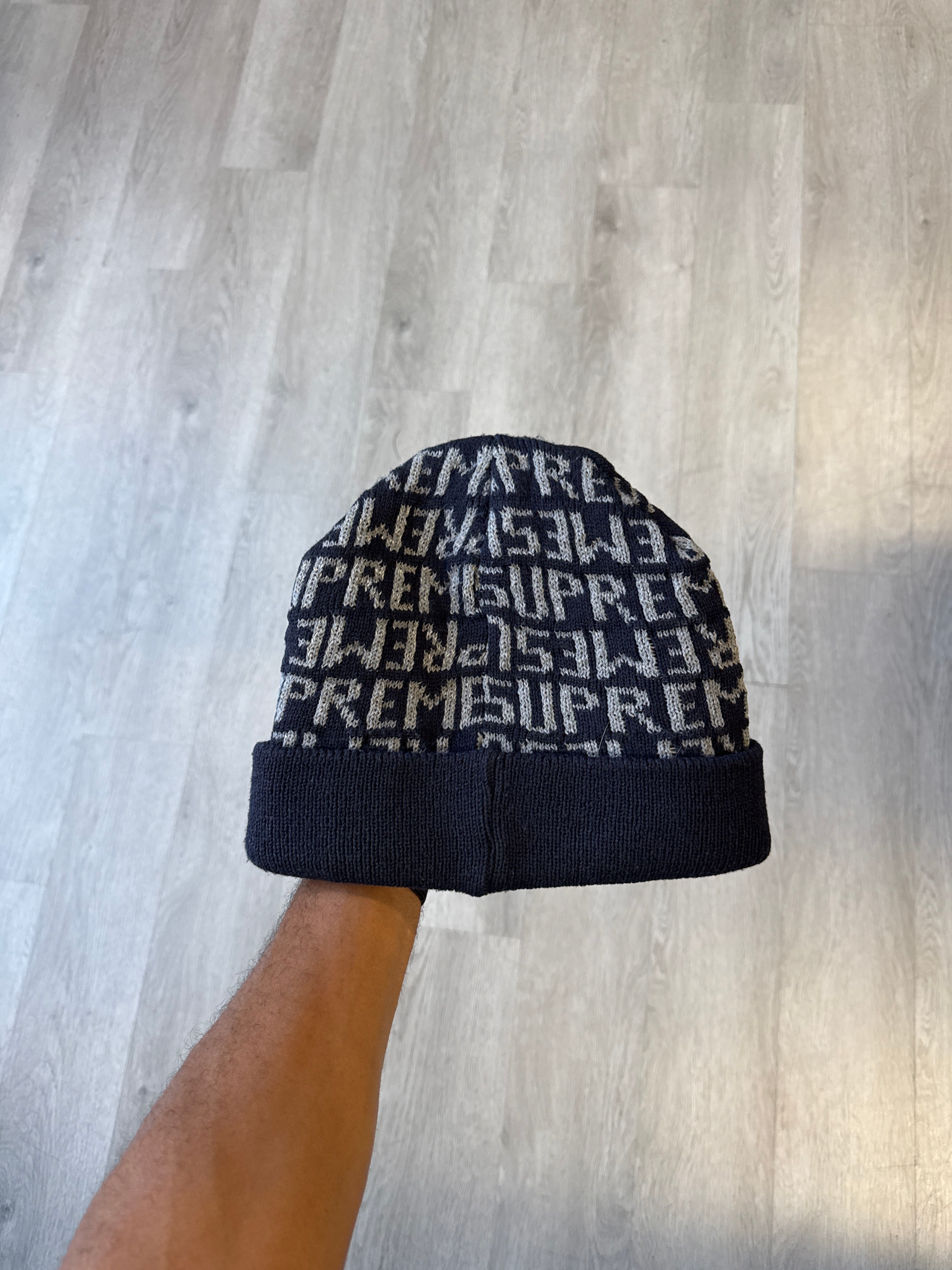 Supreme 3M Reflective Repeat Black Beanie