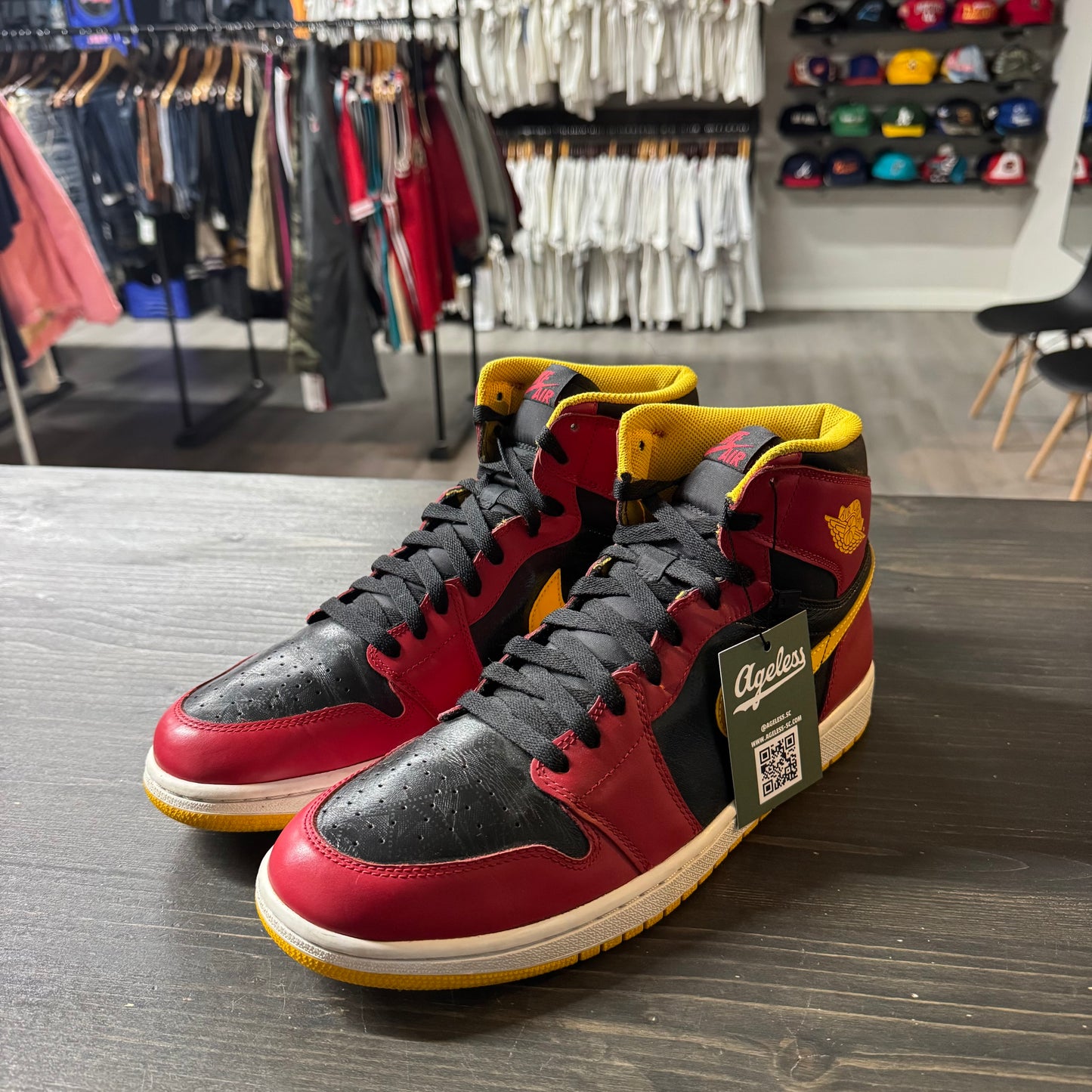 Pre-owned Jordan 1 Black Red