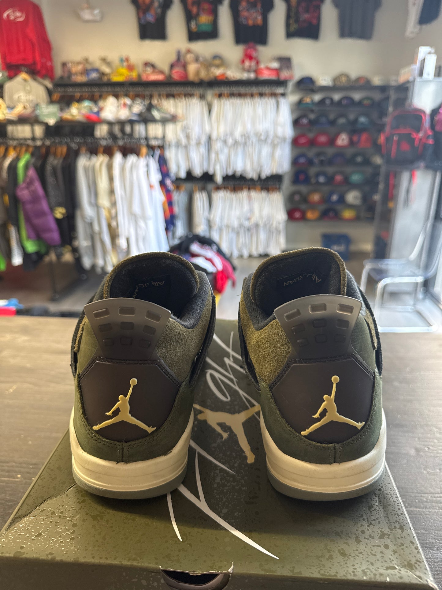 Pre-owned Jordan Retro 4 Craft Medium Olive