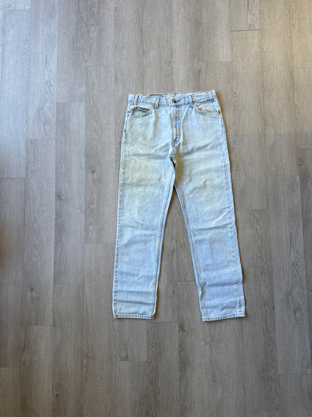 Vintage Levi’s 550 Orange Tab Relaxed Tapered Light Washed Denim Jeans