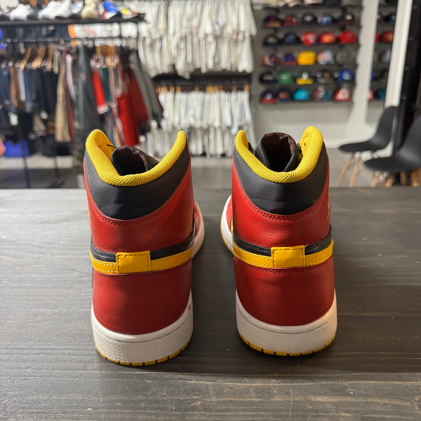 Pre-owned Jordan 1 Black Red