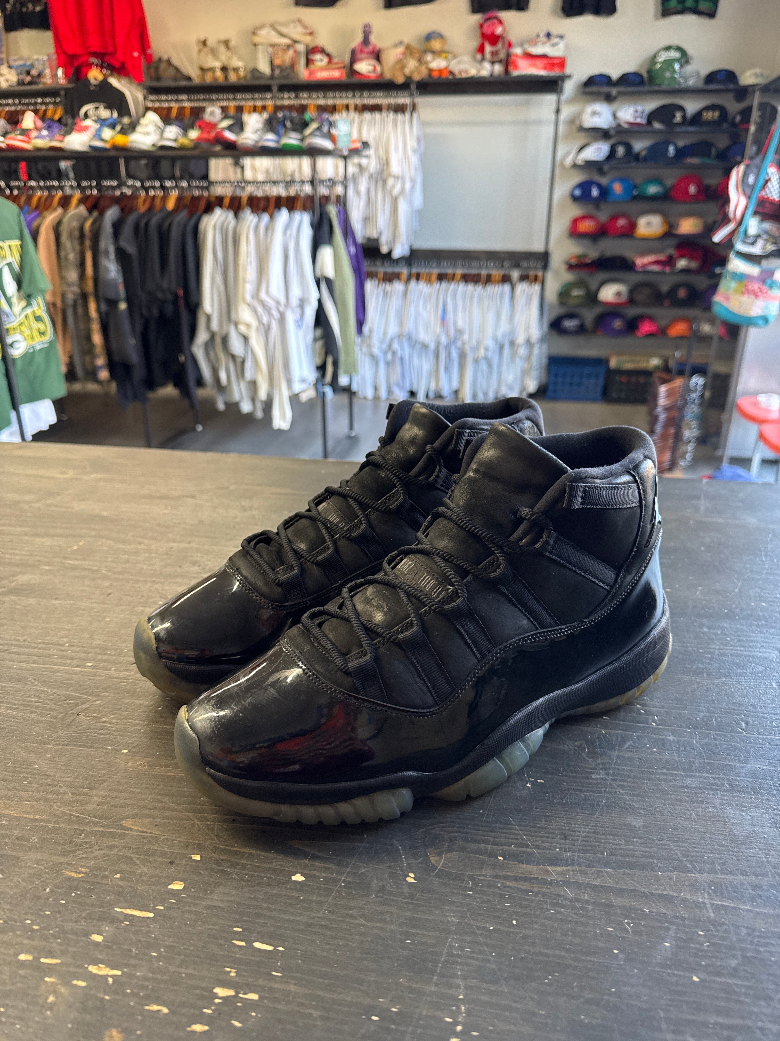 Pre-owned Jordan Retro 11 Cap and Gown