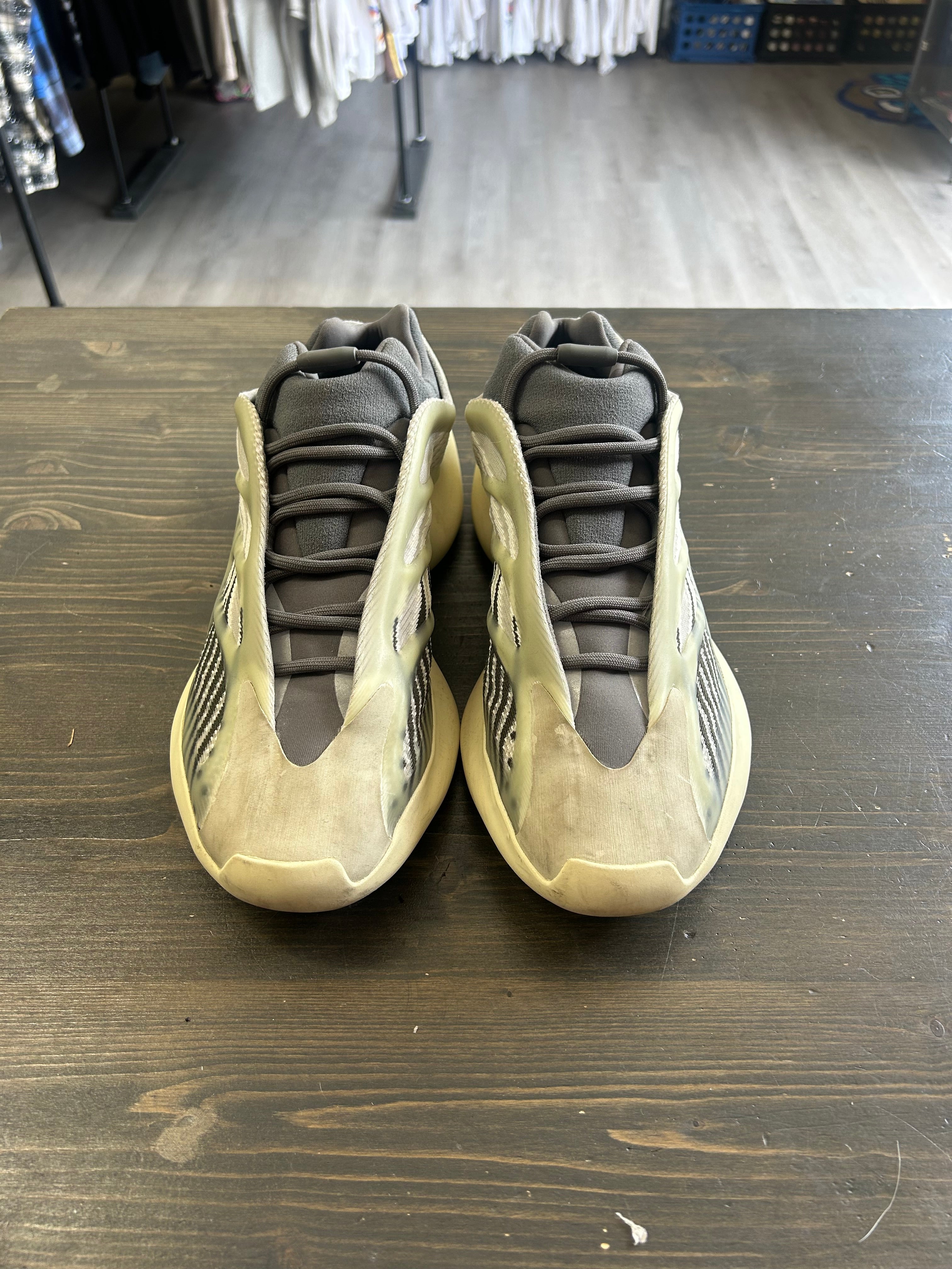 Pre-Owned Adidas Yeezy 700 V3 Fade Salt