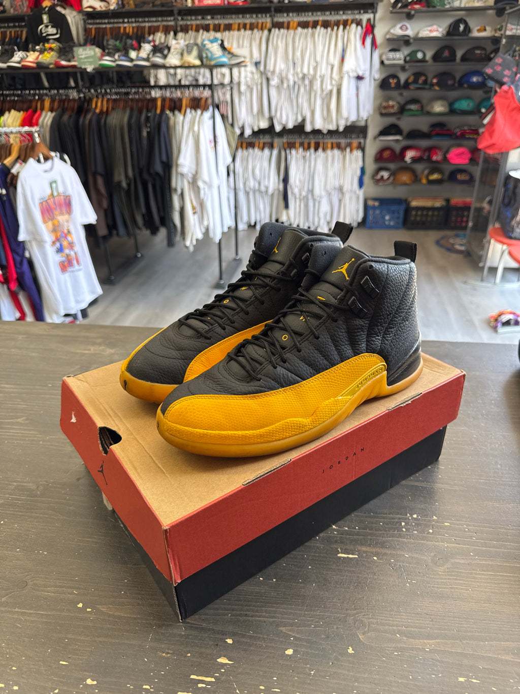 Pre-owned Jordan Retro 12 Black University Gold