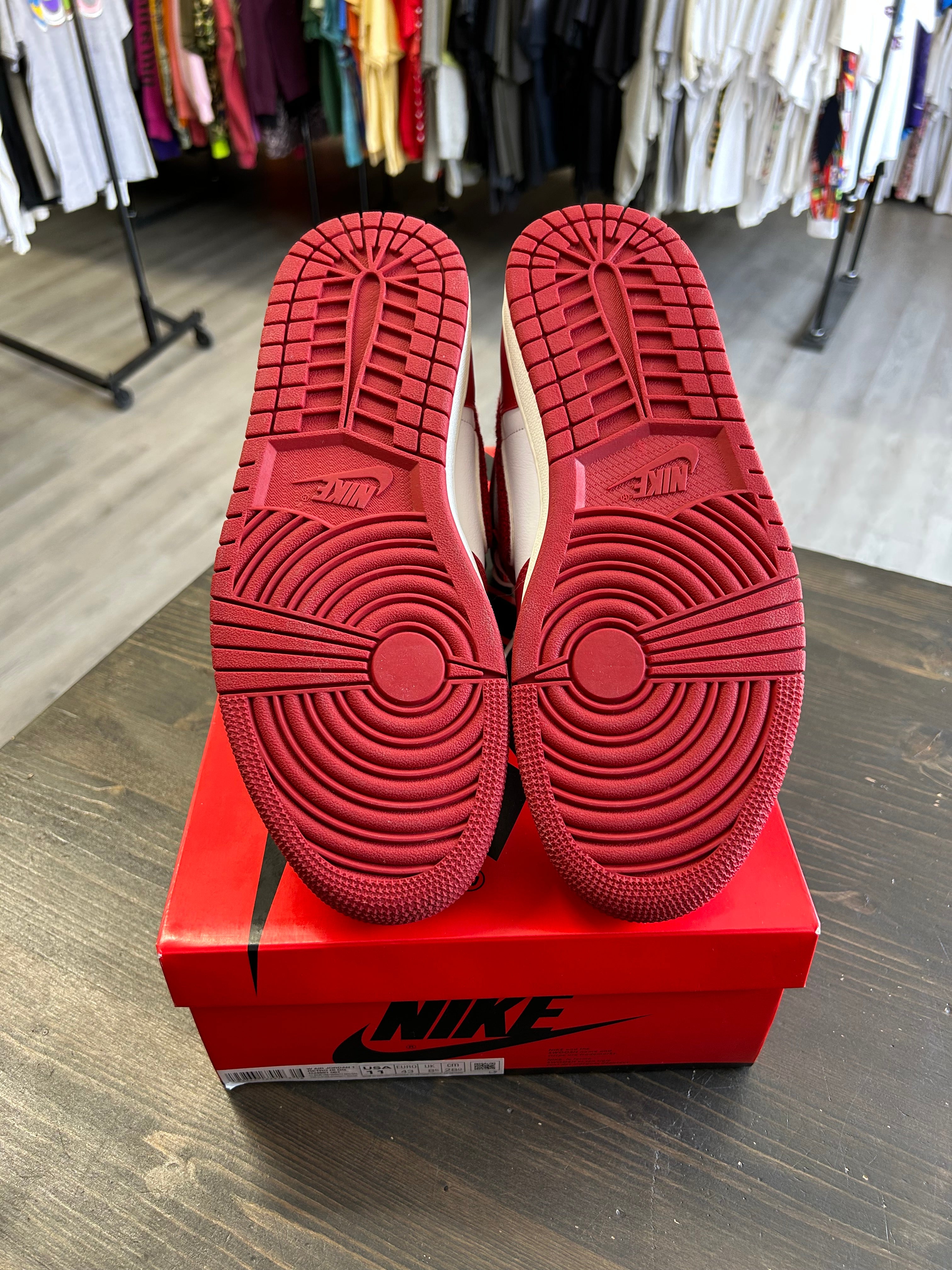 Pre-Owned Women’s Jordan 1 Retro High OG Varsity Red