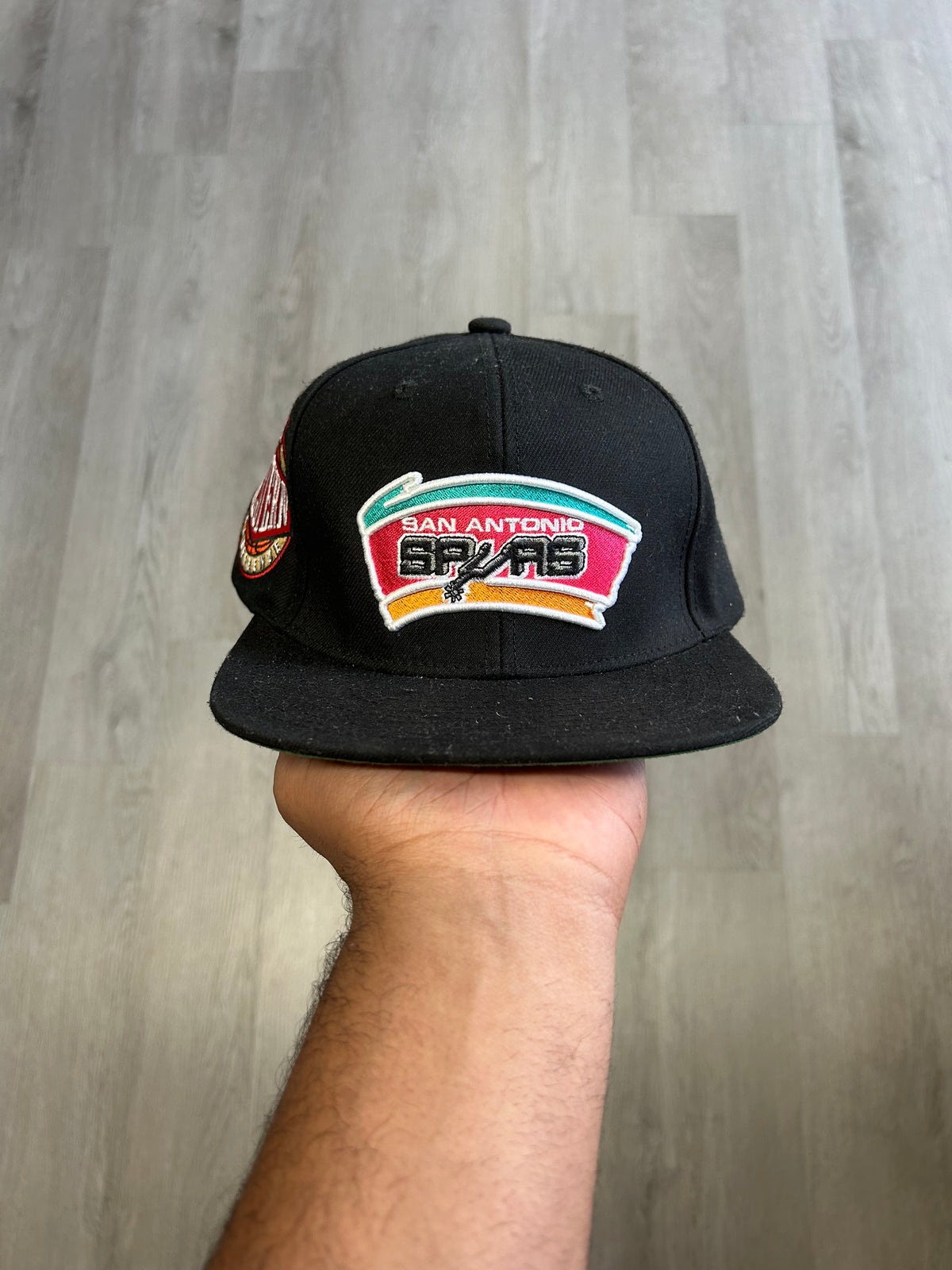 Mitchell & Ness San Antonio Spurs Hardwood Classics 1999 NBA Finals Top Shot Snapback Hat