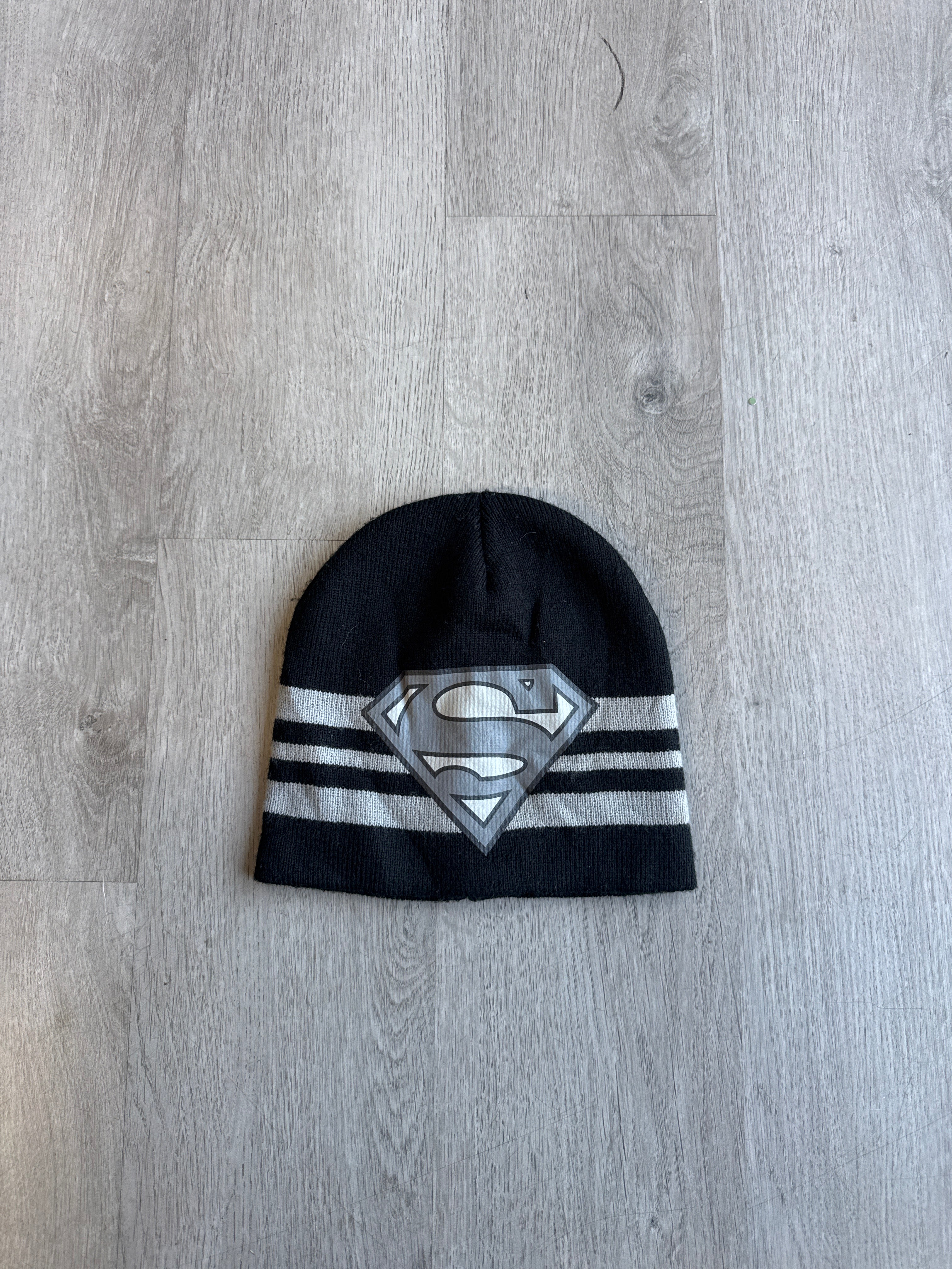Vintage Superman Logo Beanie