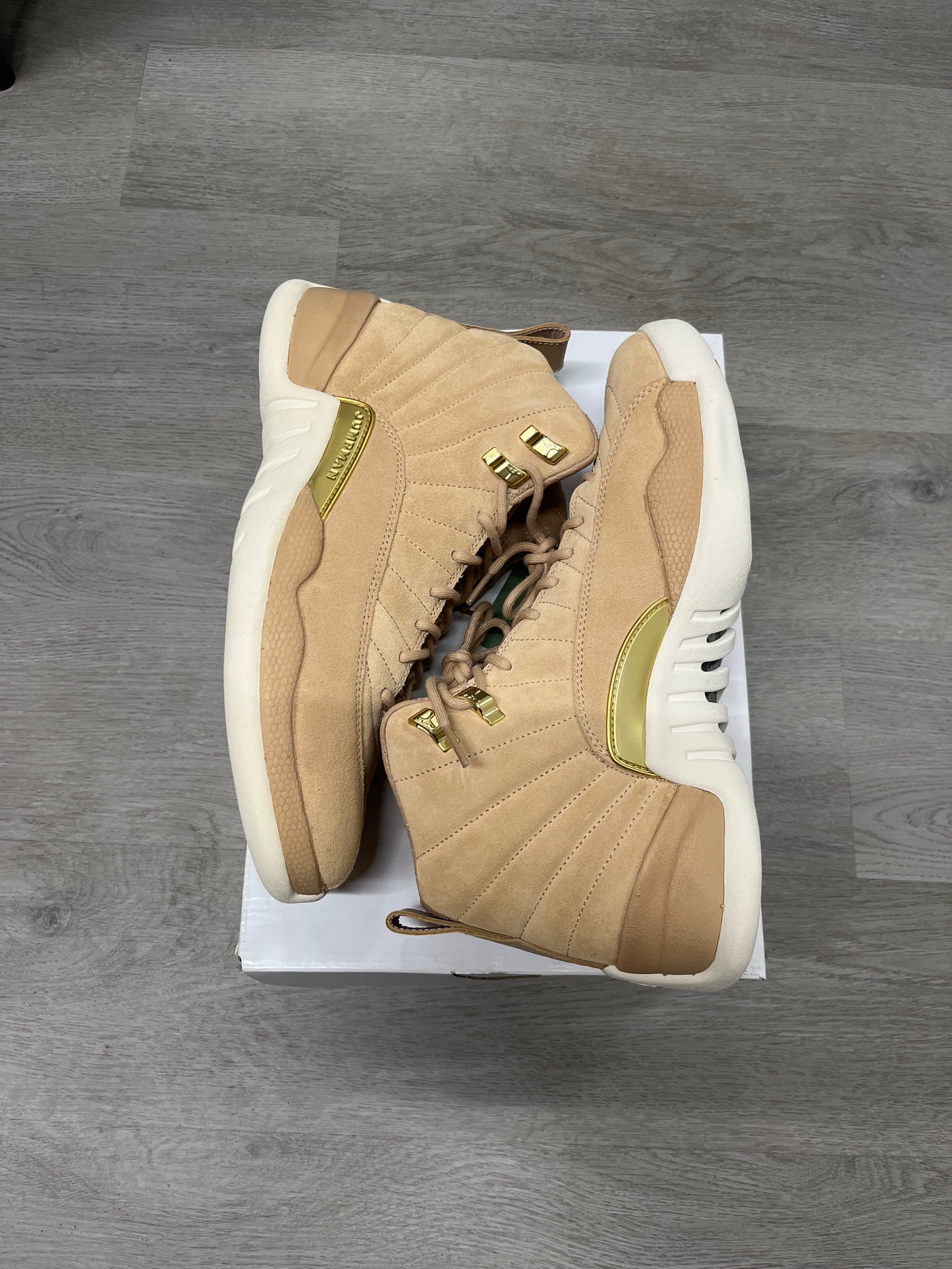 Pre-Owned Jordan 12 Retro
Vachetta Tan (Women's)