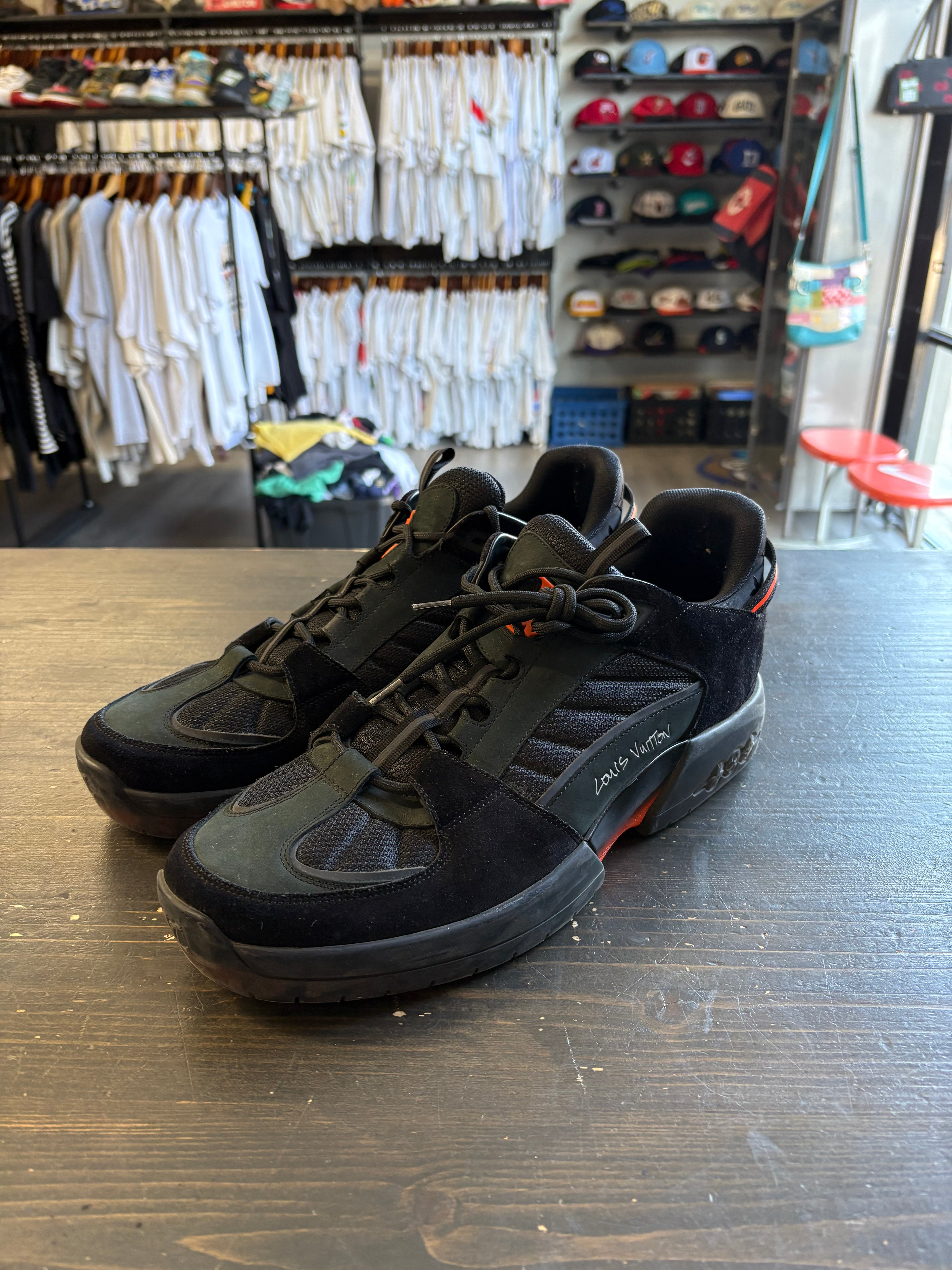 Pre-Owned Louis Vuitton x Lucien Clark A View Black
