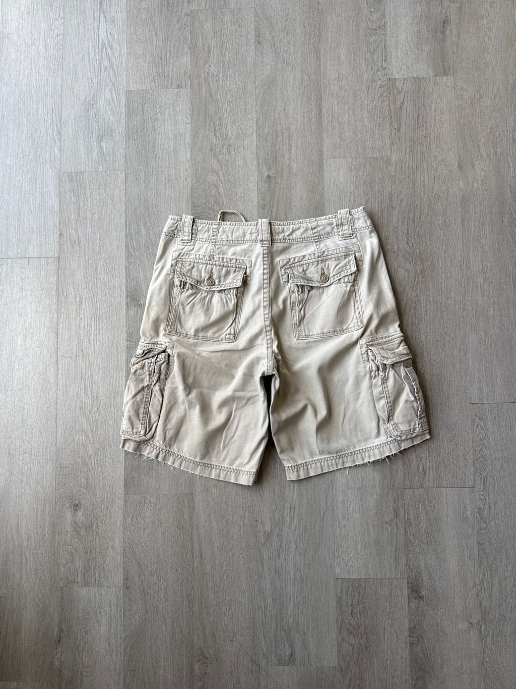 Vintage Mossimo Cargo Supply Light Tan Distressed Cargo Short