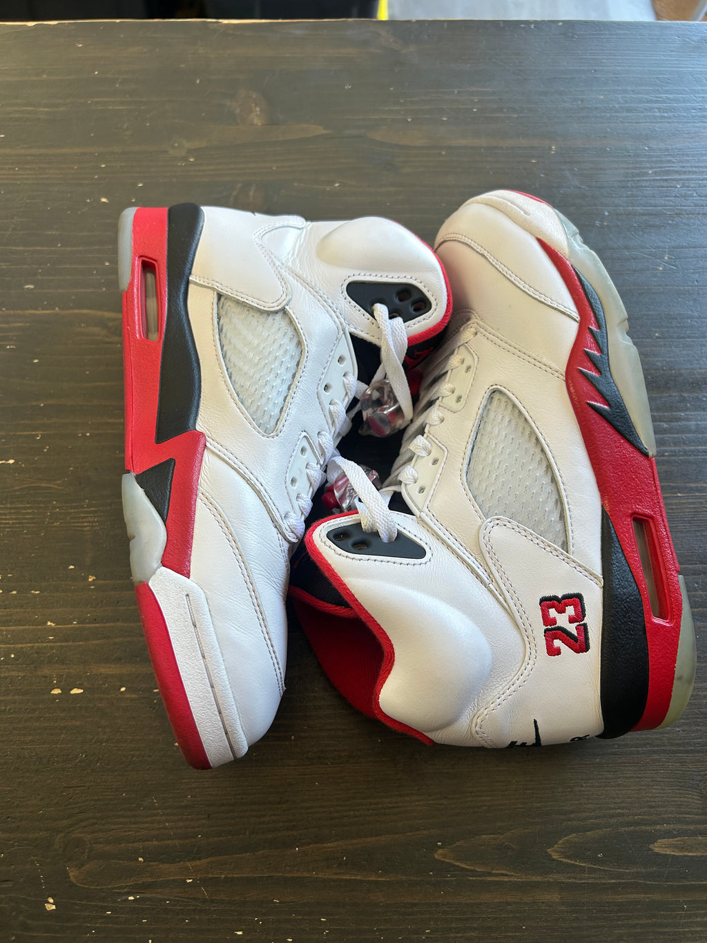 Pre-Owned Jordan Retro 5 Fire Red Black Tongue (2025)
