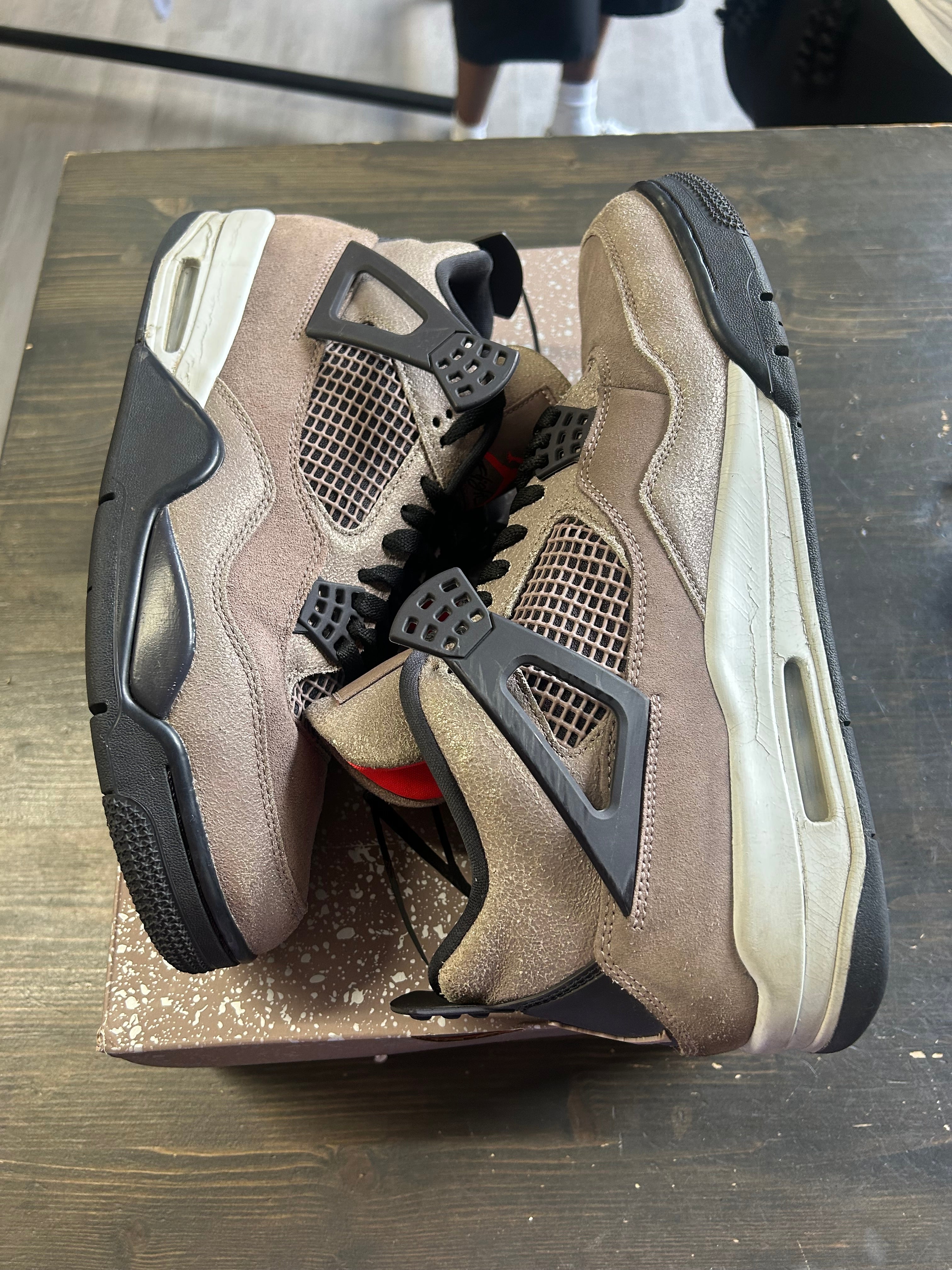 Pre-Owned Jordan 4 Retro Taupe Haze
